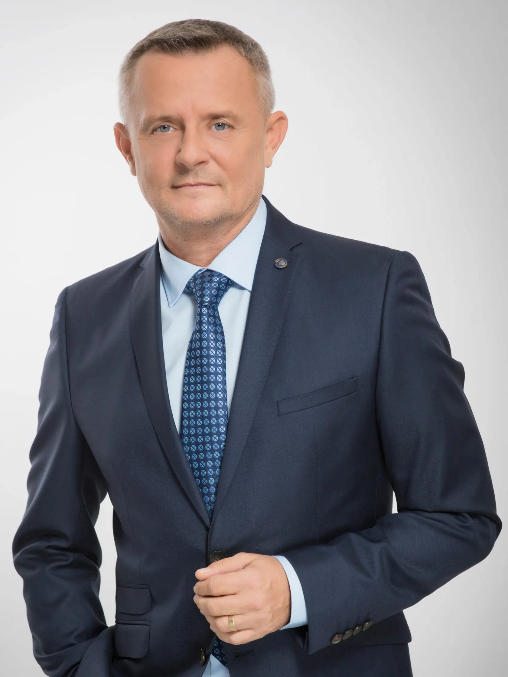 SPOZNALI BY STE HO? Vilo Rozboril ako ženích,  keď si bral svoju prvú  manželku Katku.