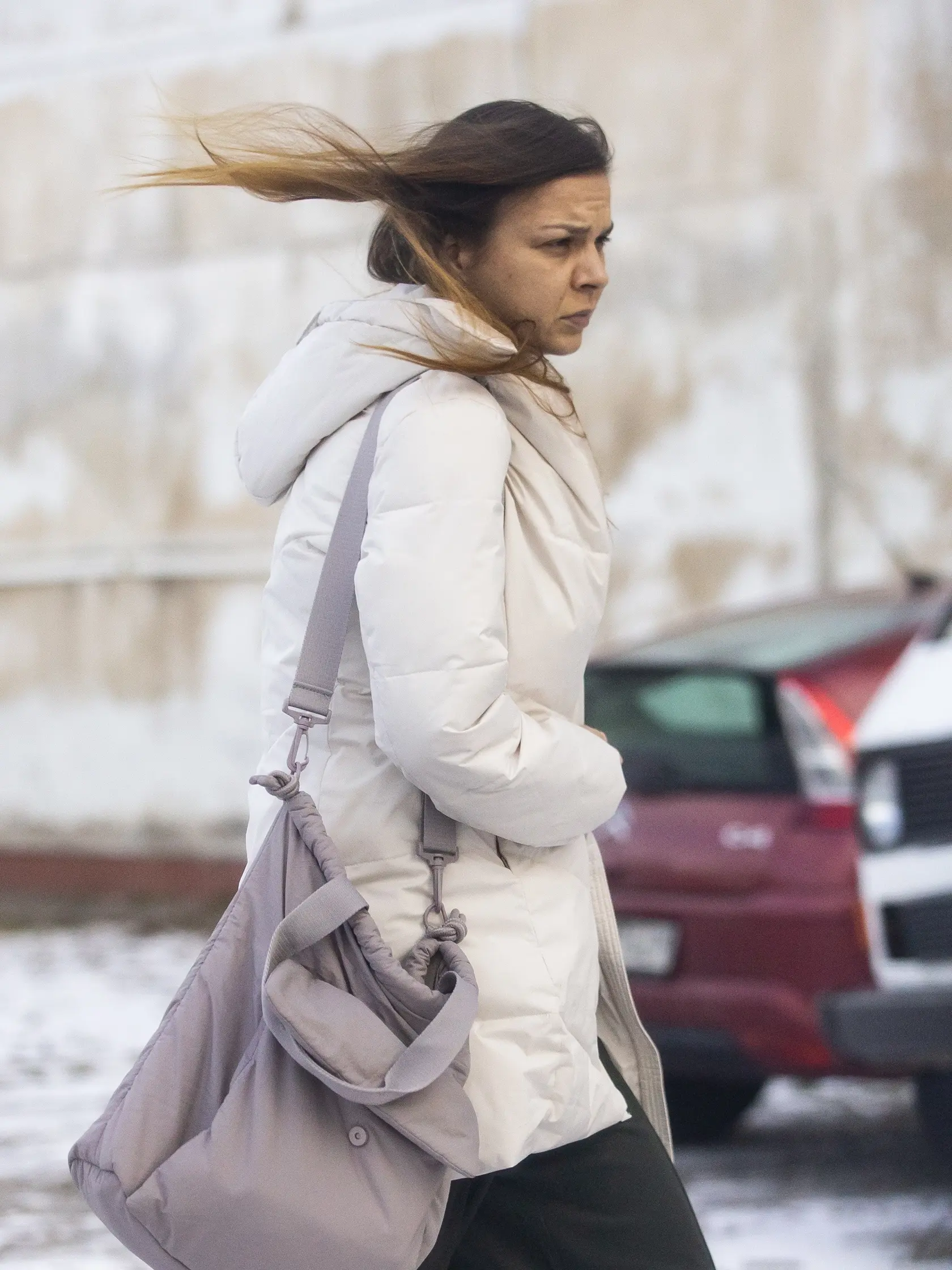 13. január 2022, Bratislava-Koliba: Herečka Petra Vajdová prichádza na natáčanie do filmového ateliéru televízie JOJ.