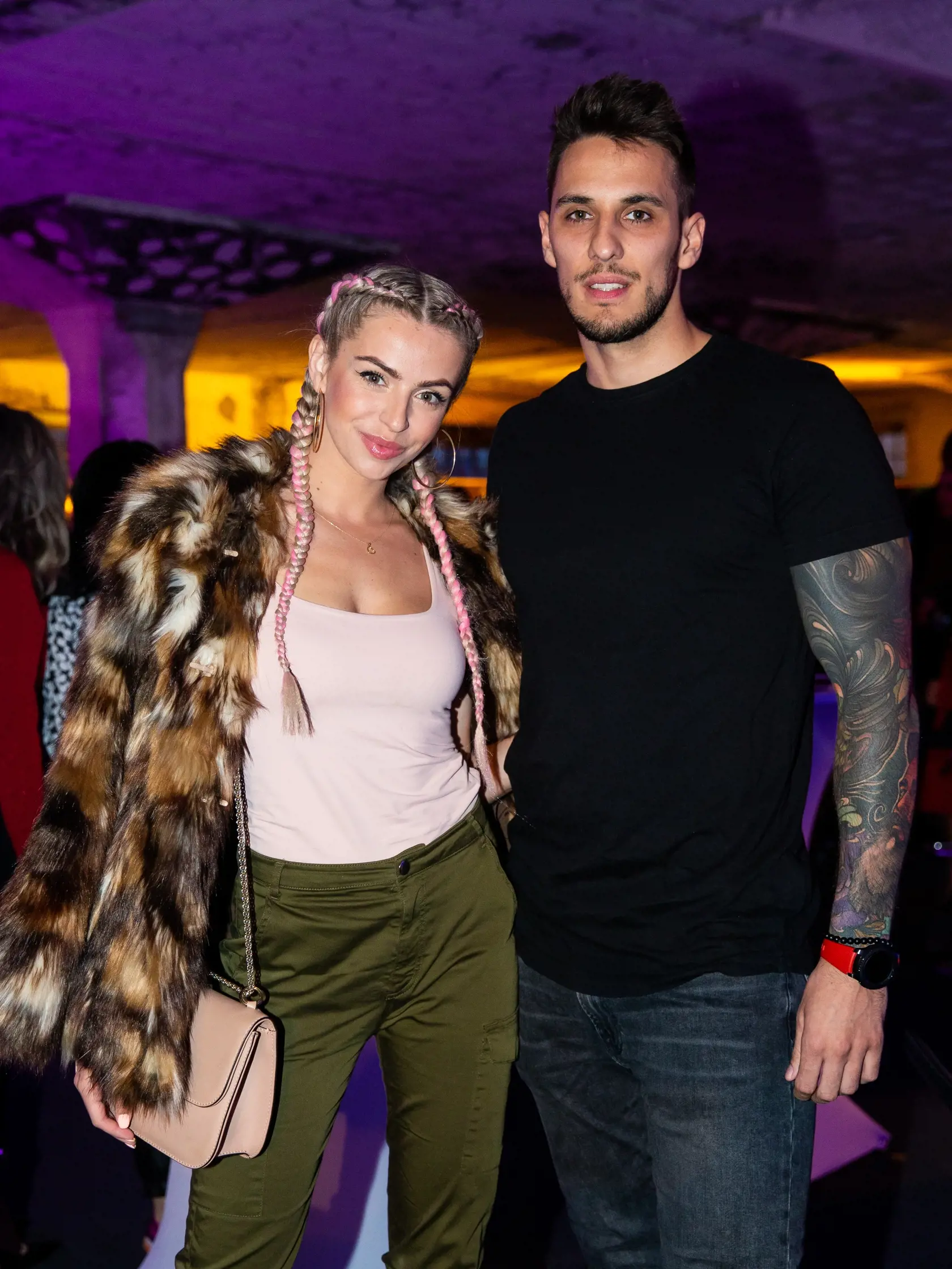 Tretí deň série módnych prehliadok pod názvom "Eurovea Fashion Forward" v Bratislave. Na snímke Lucia Slaninková s priateľom.