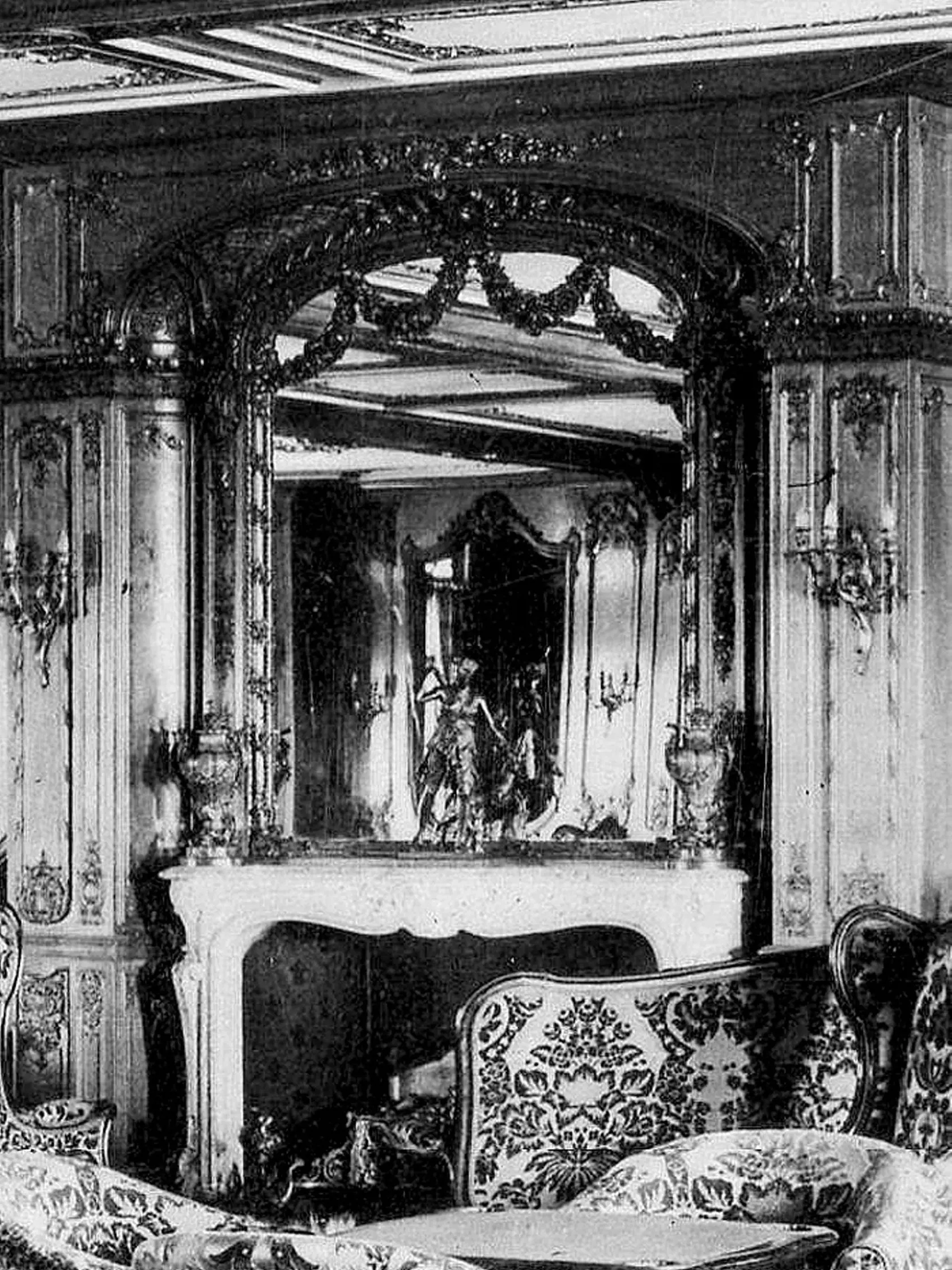 Socha Diany z Versailles stála v salóniku pre cestujúcich prvej triedy.