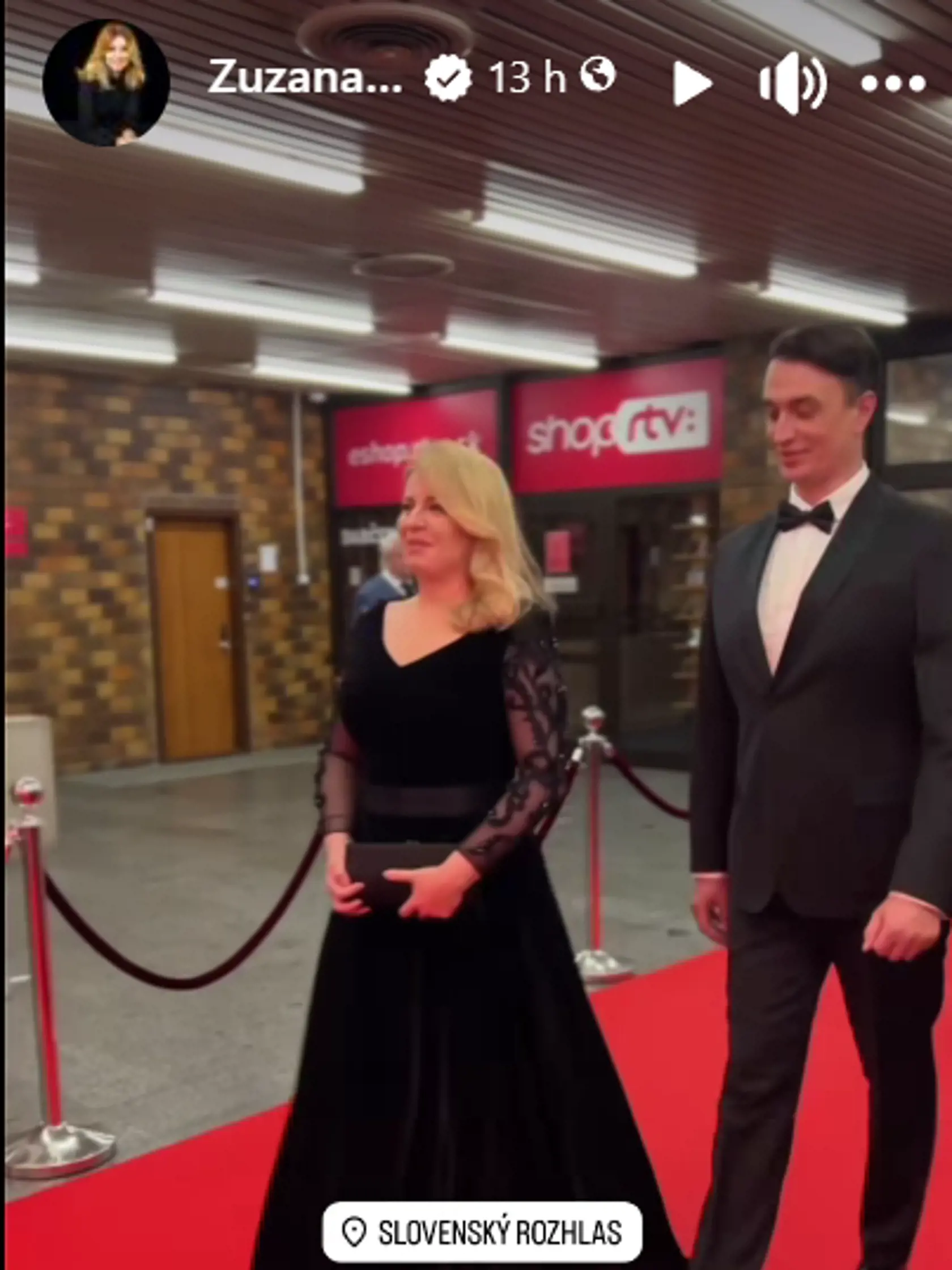 Prezidentka Zuzana Čaputová očarila prítomných krásnou čiernou róbou.
