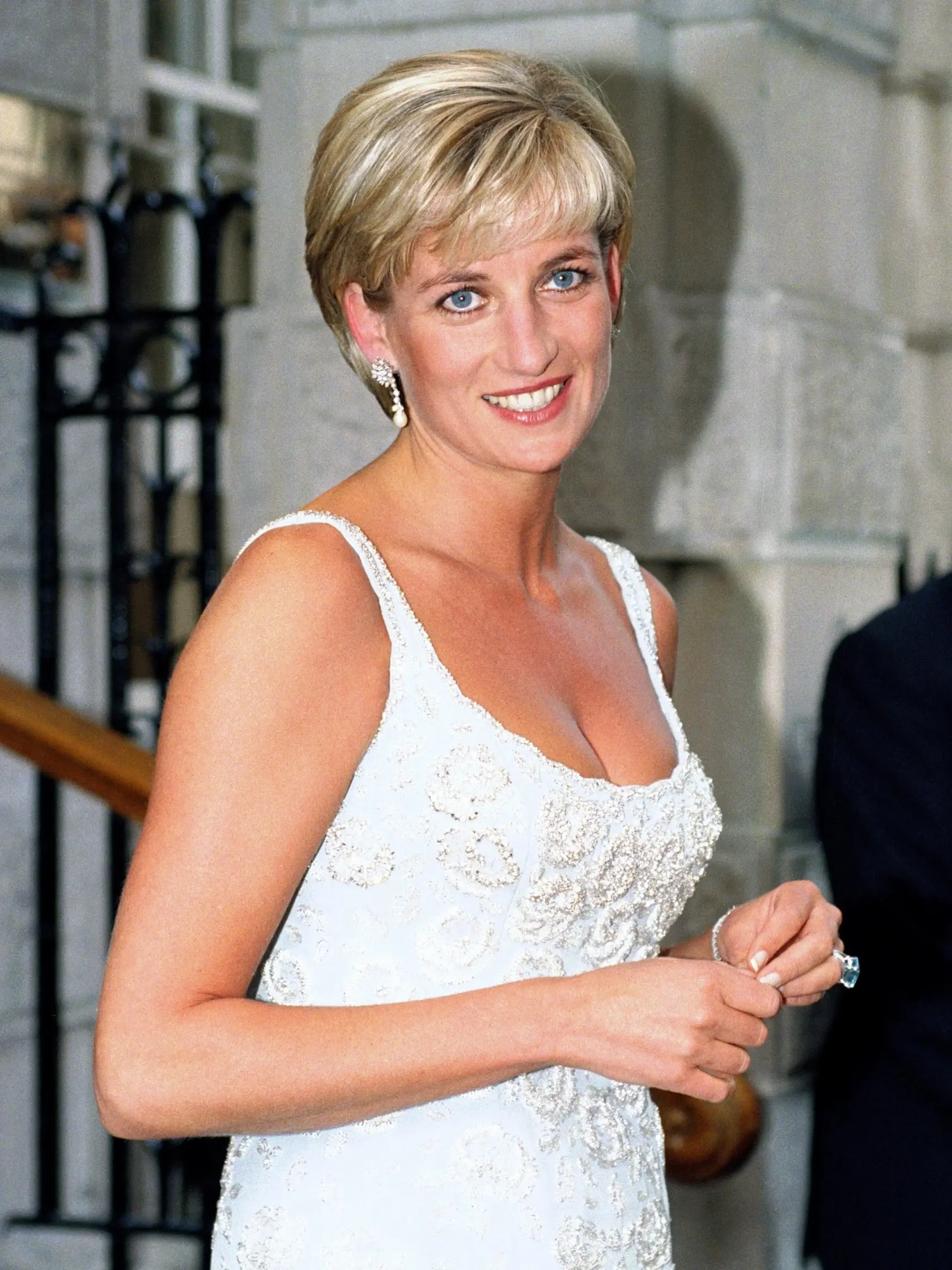 Lady Di si z nich nevedela vybrať, tak poslala oba pozdravy.