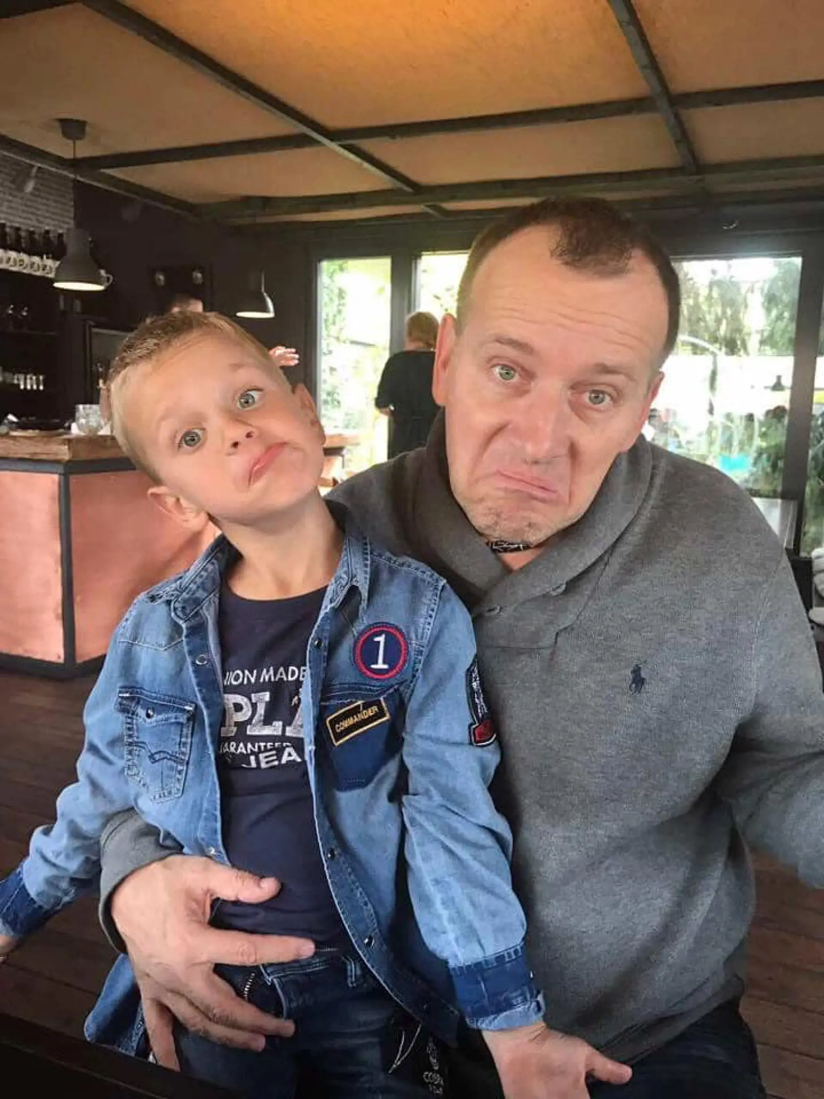Predseda parlamentu Boris Kollár prekvapil vtipnou fotkou so svojím synom na Svetový deň rodiny.