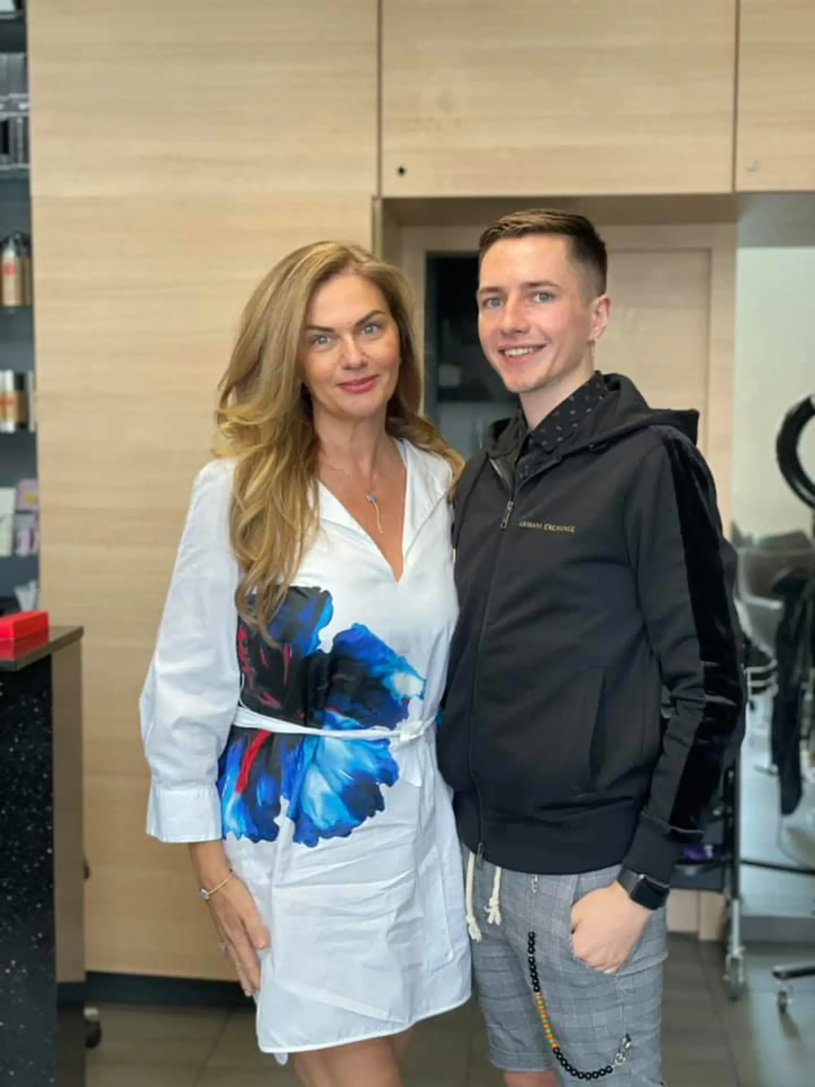 Europoslankyňa Monika Beňová si našla čas sama na seba a bola si dať zafarbiť vlasy.