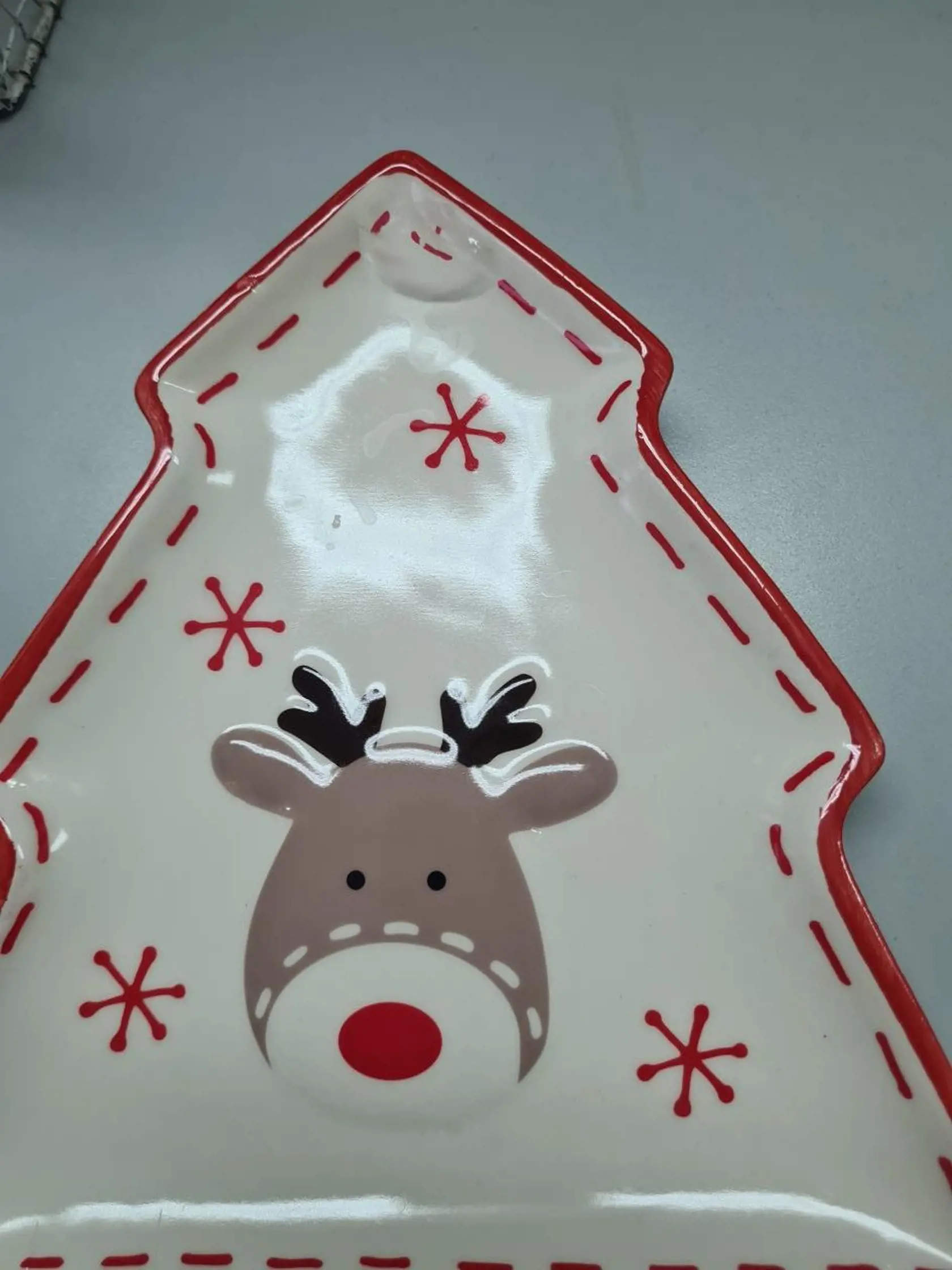 Keramický tanier Sinsay HOME - odlupovanie plastovej fólie