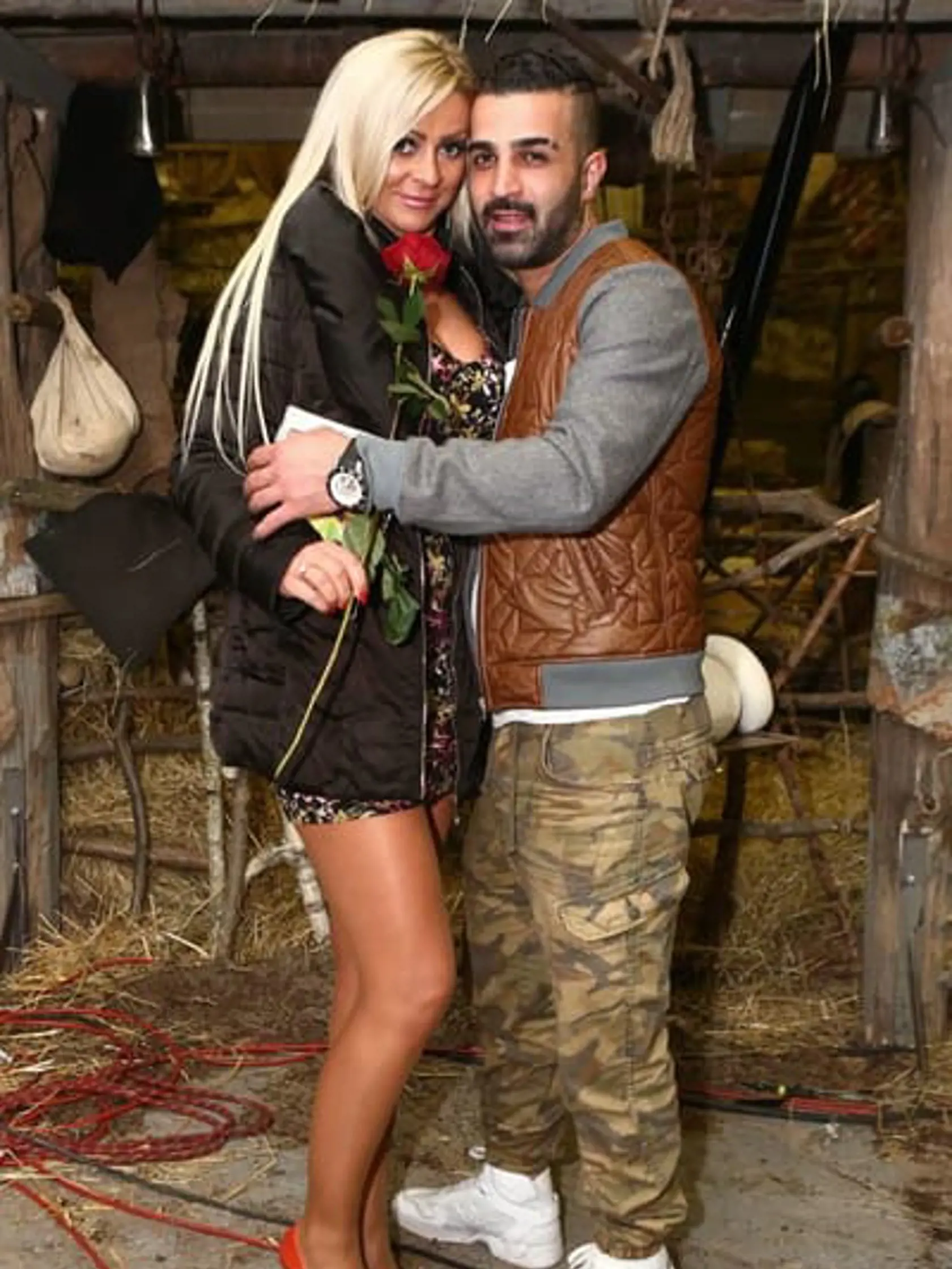 Reza randí s Božkou, no stále nie je rozvedený.