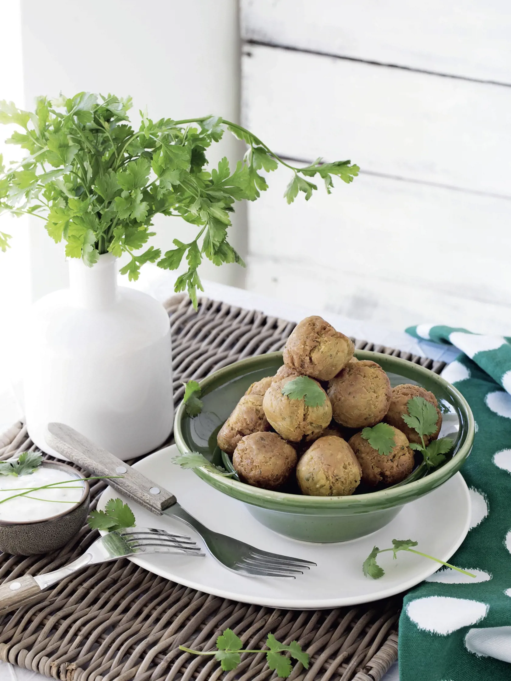 Falafel s bylinkovým dresingom
