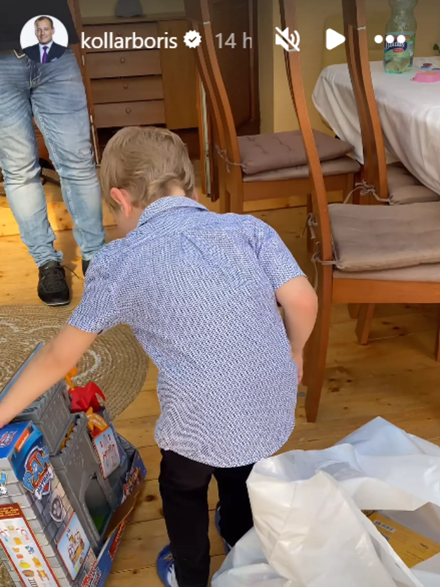 Exkluzívne zábery z narodeninovej oslavy malého Markusa. Na párty sa stretli štyri mamičky Kollárových detí - Mirka Jakubisová, mama Markusa, Monika Ostrihoňová, Barbora Balúchová a Paula Simoes. Na oslave nechýbala ani mama politika Anna.
