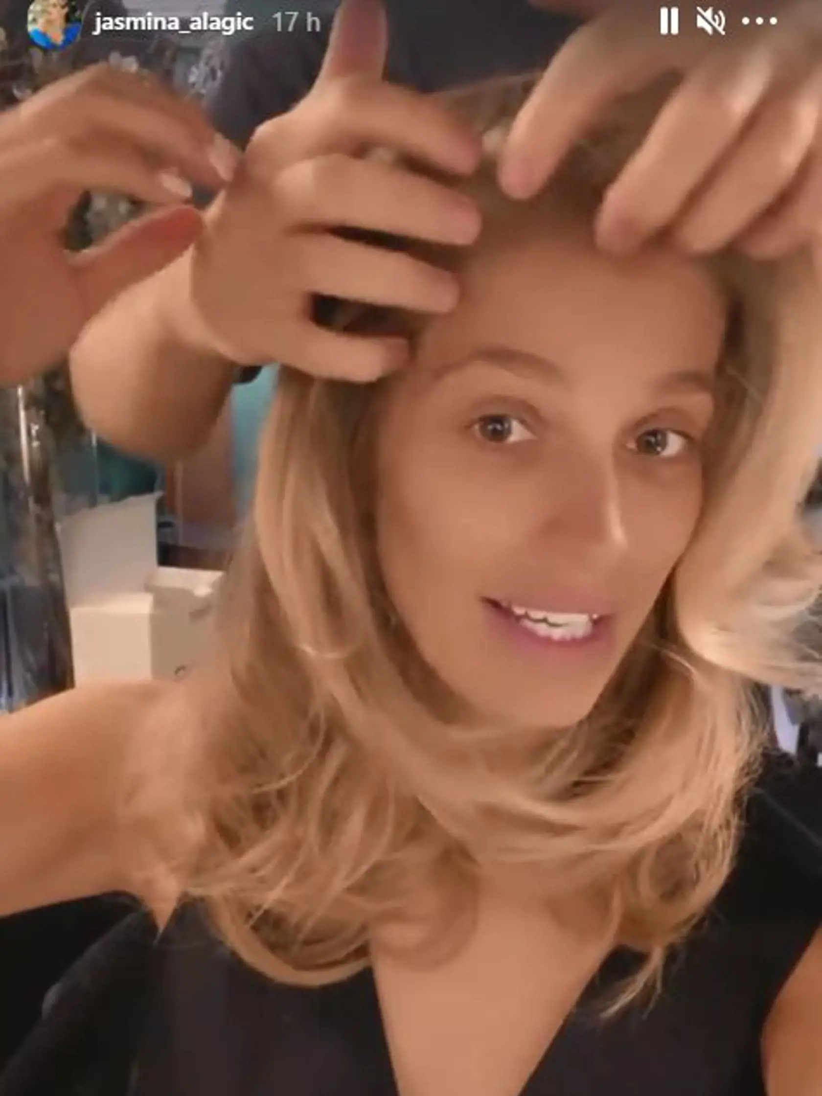 Júl 2021: Z Jasminy je znova blondína.