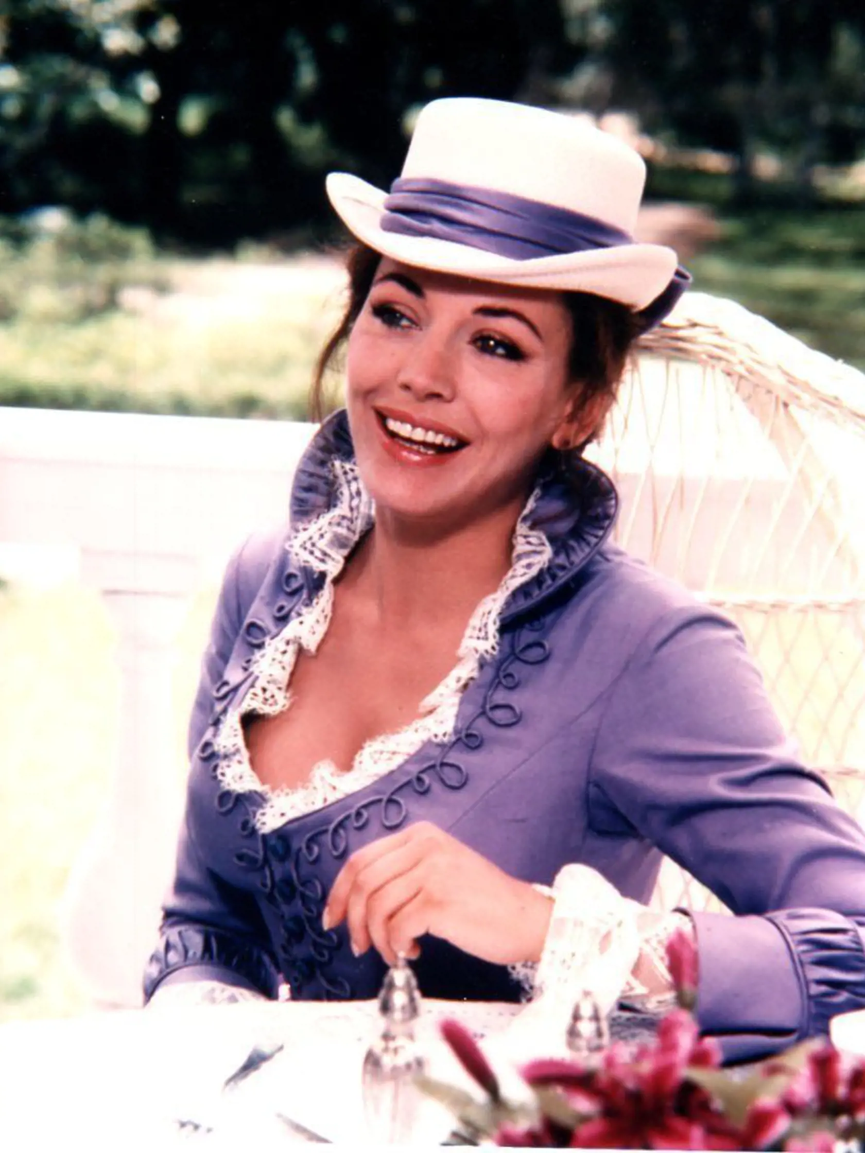 Lesley Anne Down v seriáli Sever proti Juhu.