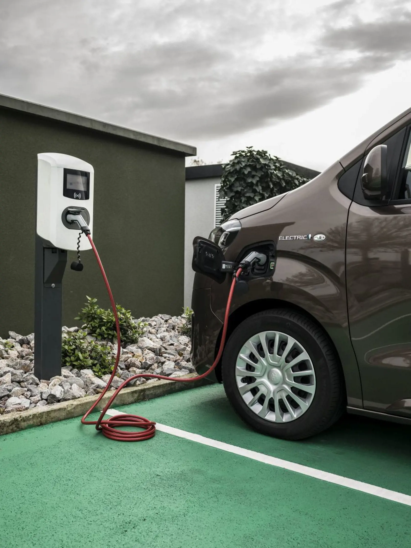 2020-proaceversoelectric-detail-021