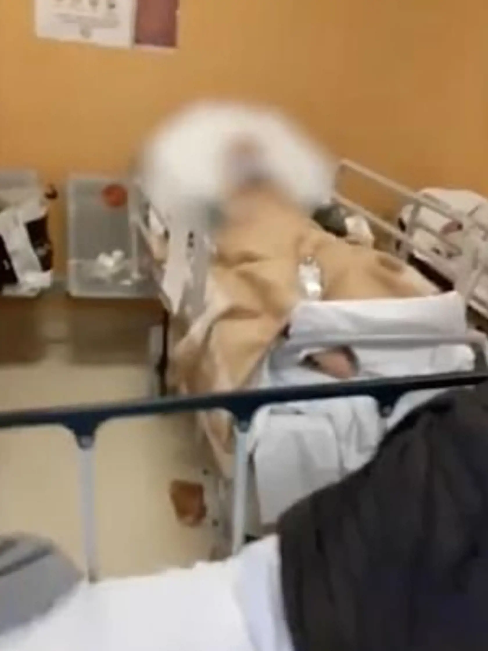 V talianskej nemocnici v meste Neapol nemajú pre pacientov miesta.