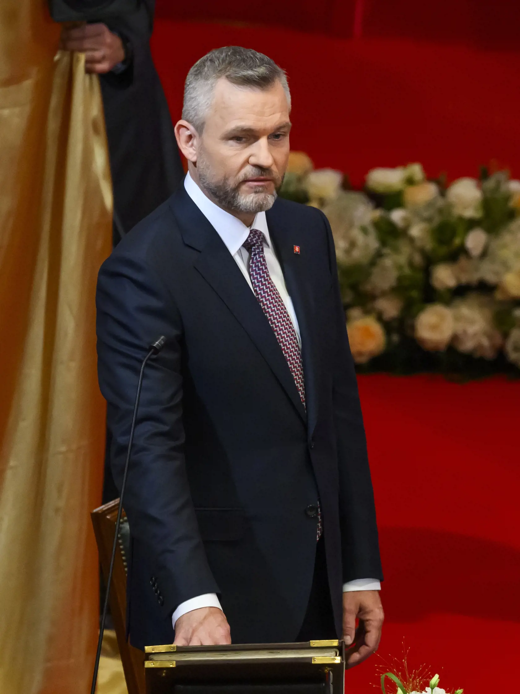 Peter Pellegrini skladá sľub predpísaný Ústavou SR.