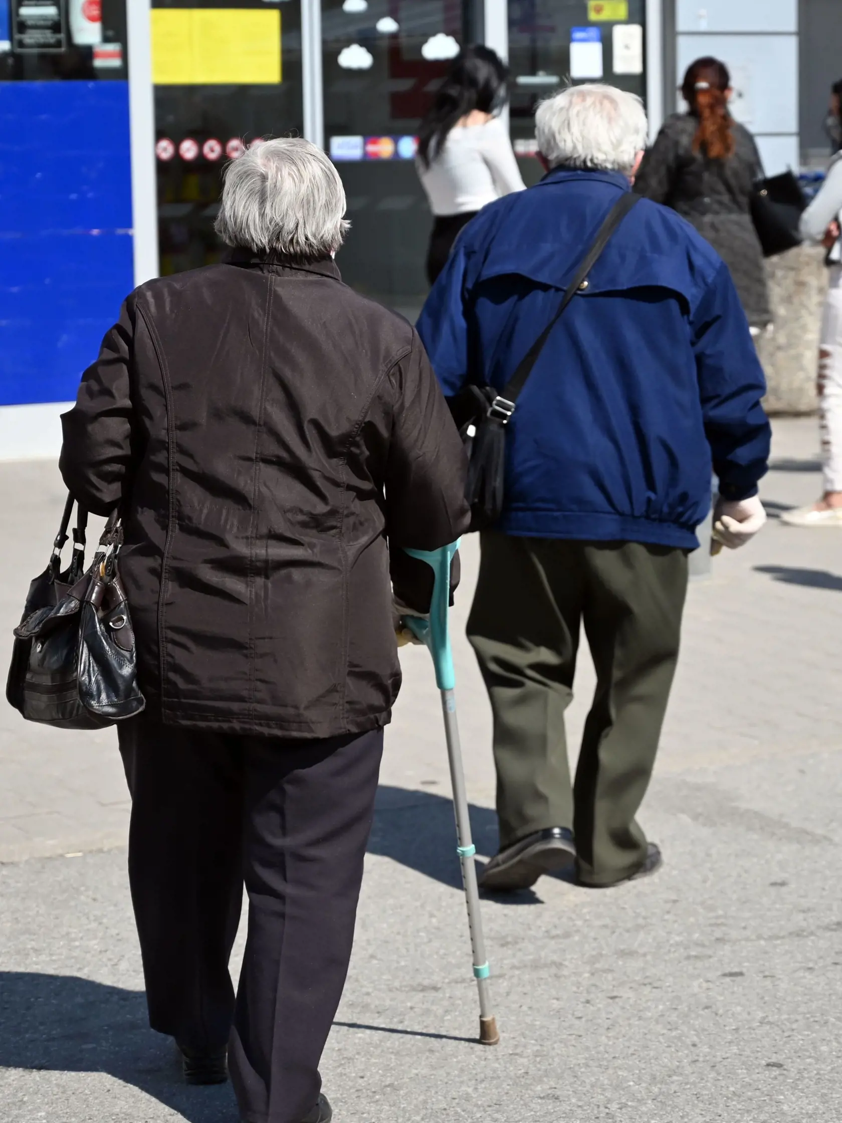 Seniori majú vyhradené nákupné hodiny od 15. októbra.