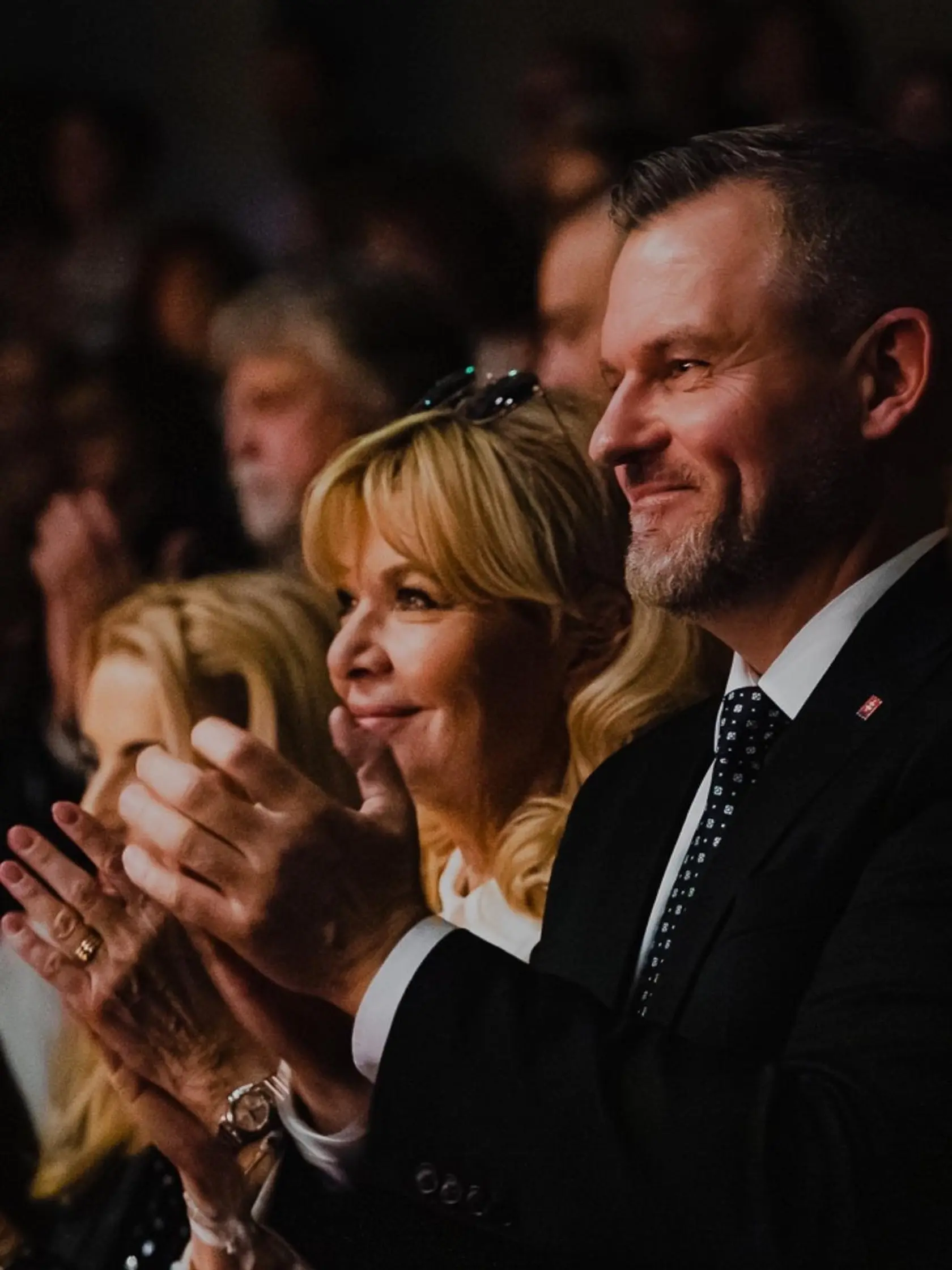 Prezident Peter Pellegrini si nenechal ujsť premiéru baletu Onegin, na ktorú prišiel s mamou Evou. V hľadisku sedel vedľa riaditeľky SND Zuzany Ťapákovej. 