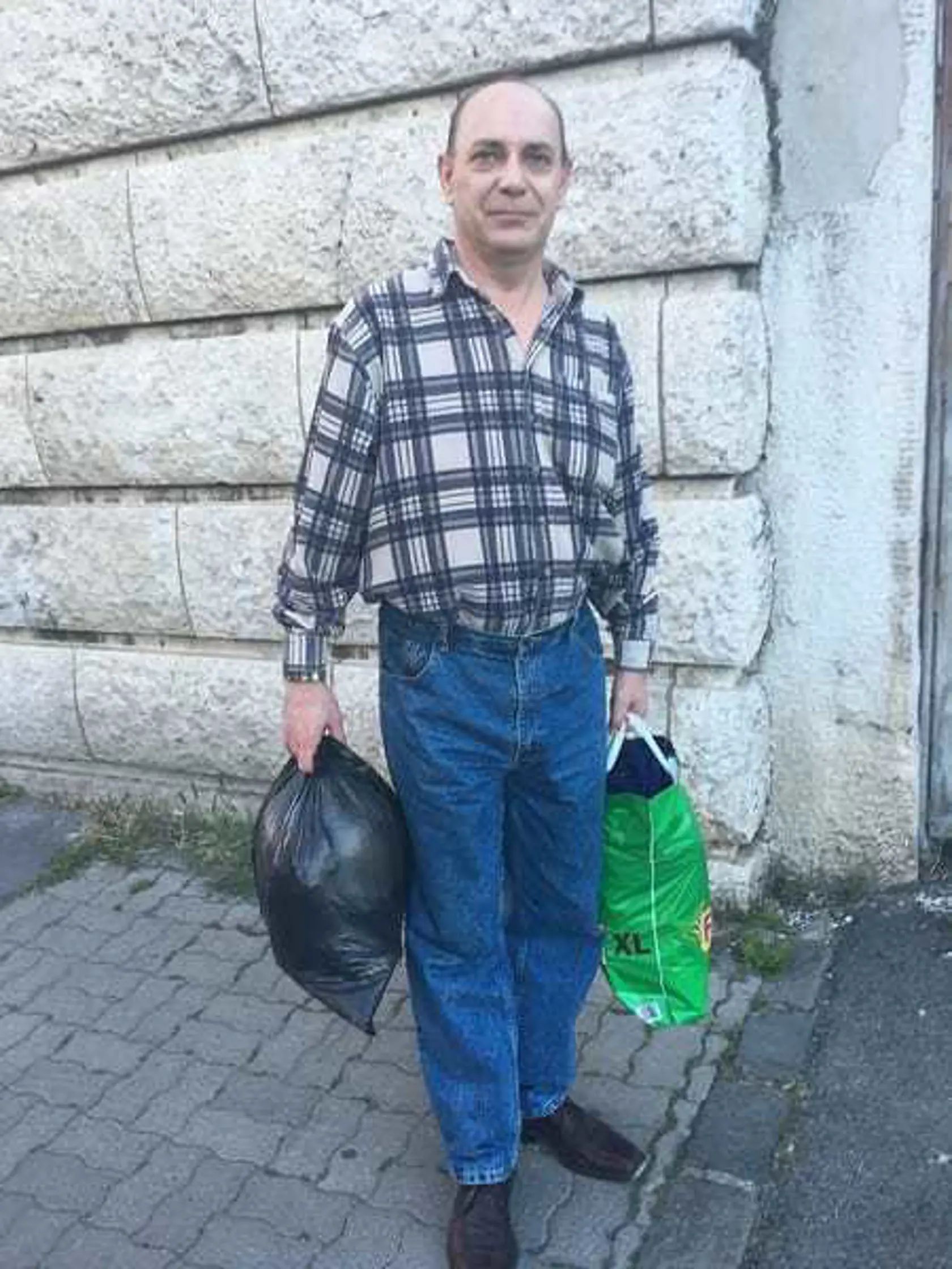 Takto opúšťal J. Andrej brány väznice, boli sme pri tom. 
