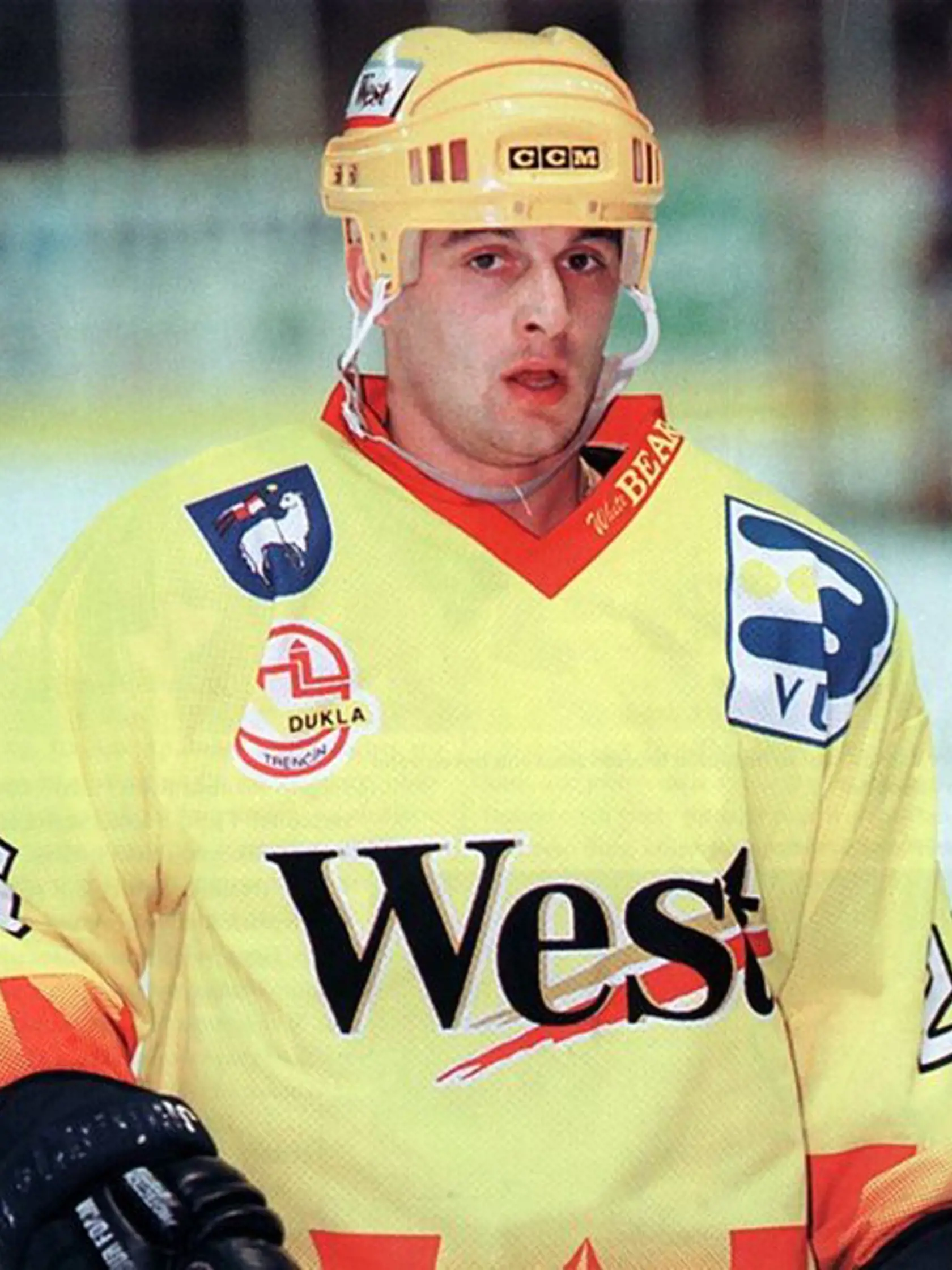 Pavol Demitra začal hrať za Duklu Trenčín už v sedemnástich rokoch.