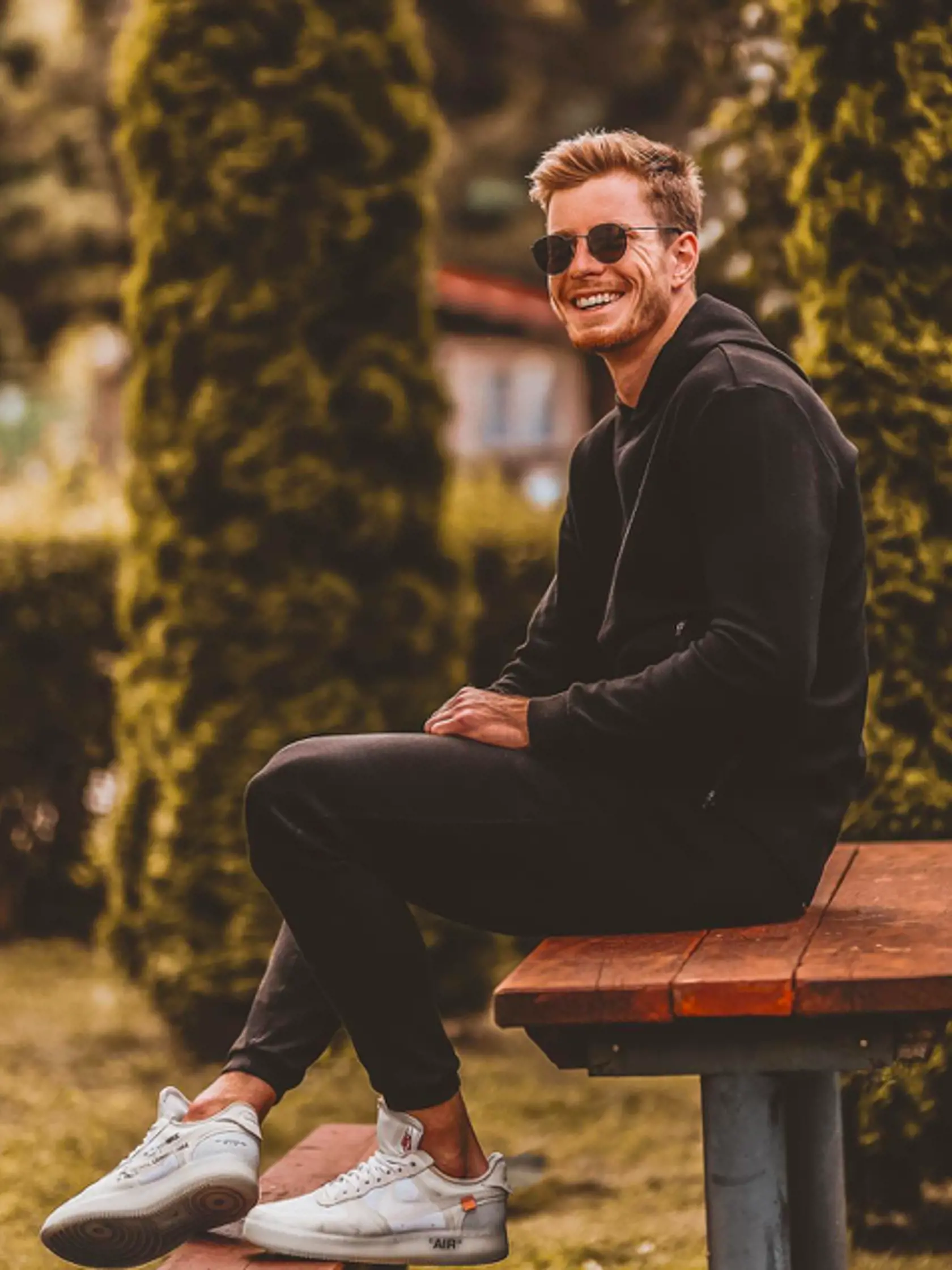 Cehlárik pôsobí na dámy ako veselý človek s čarokrásnym úsmevom.