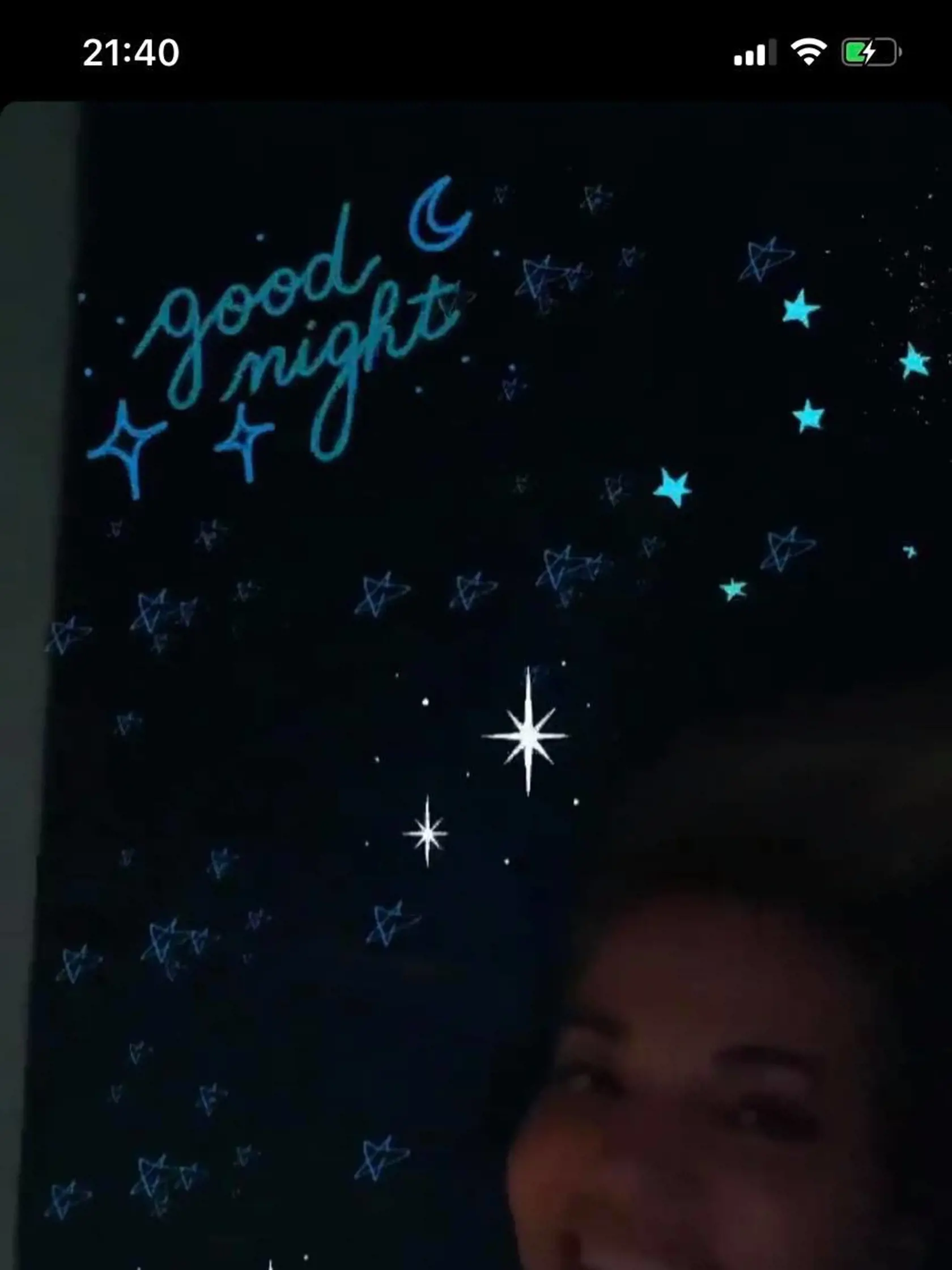 Toto robí Dara Rolins v posteli tesne pred spaním.