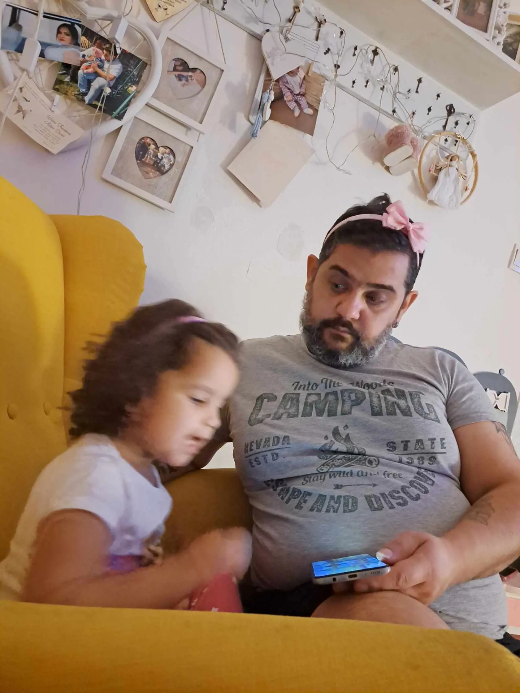 Adam s Helenou boli spolu 14 rokov. Pred tromi rokmi do ich života vstúpila 3-ročná dcérka Emma Zara, ktorá už bude vyrastať bez svojho tatina.
