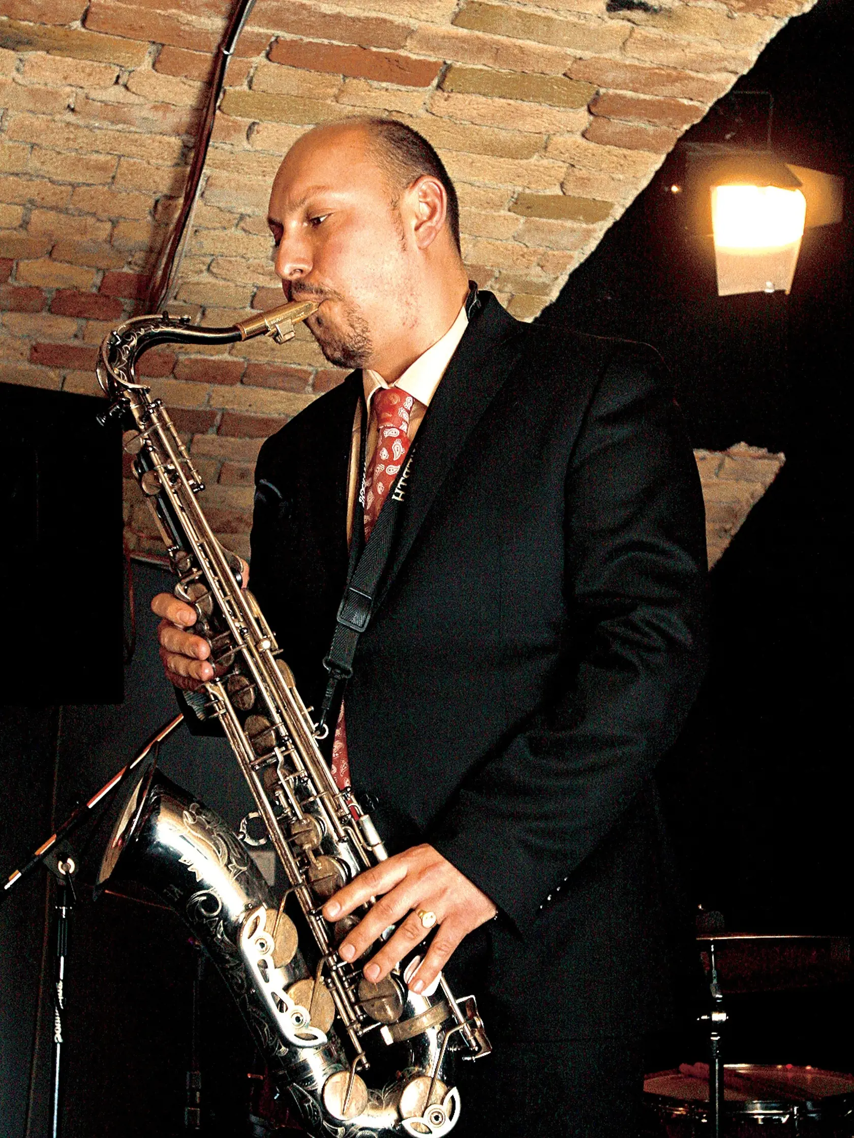 krst debutového albumu džezového klaviristu Tomáša Gajlíka More than One Way, saxofonista Milo Suchomel, člen Gajlíkovej skupiny
foto: Ladislav Prikler
uverejnené: Šarm 11/2010
pôvodný súbor:IMG_9718.eps