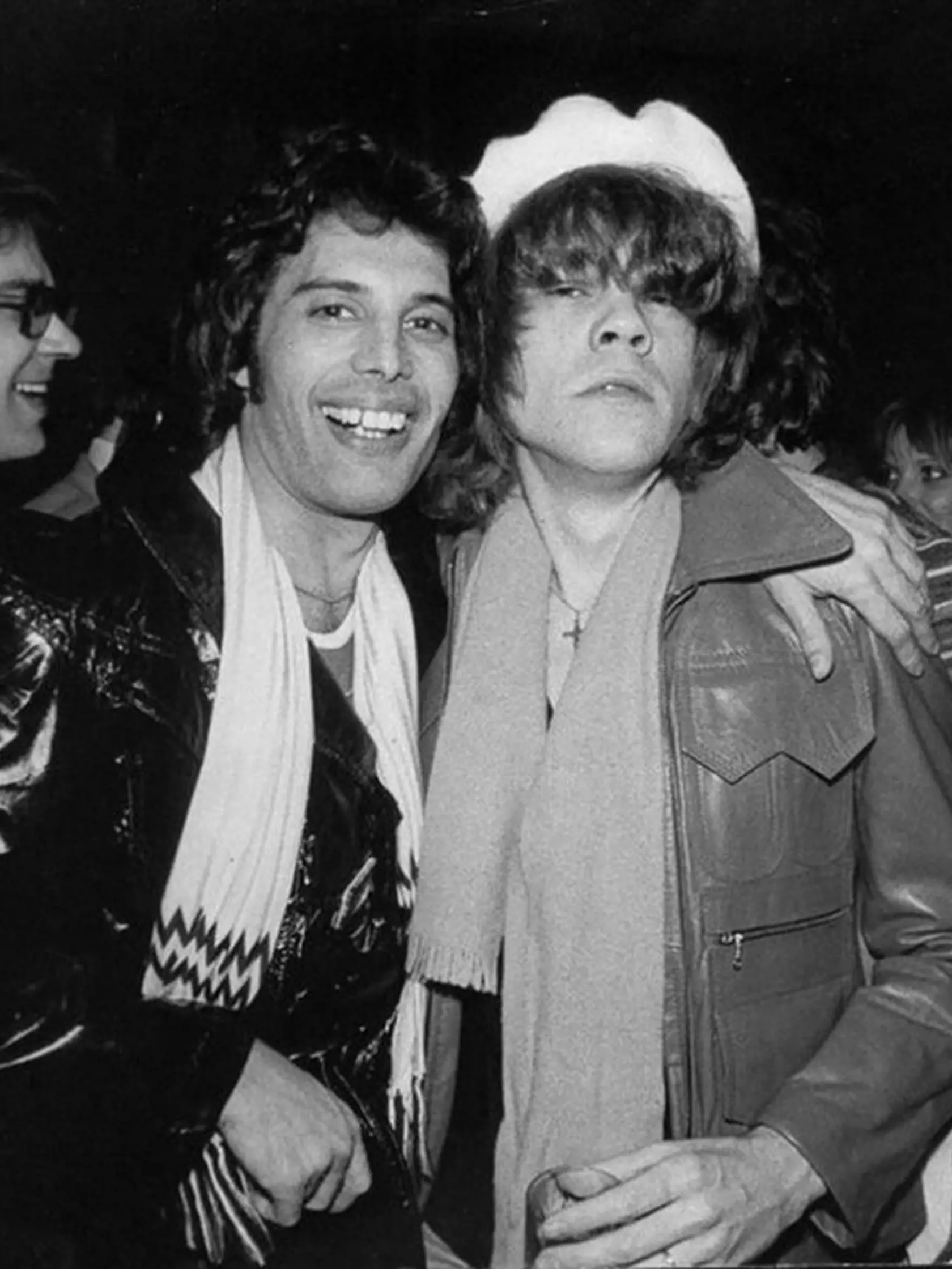 Spevák Queen Freddie Mercury a spevák David Johansen.
