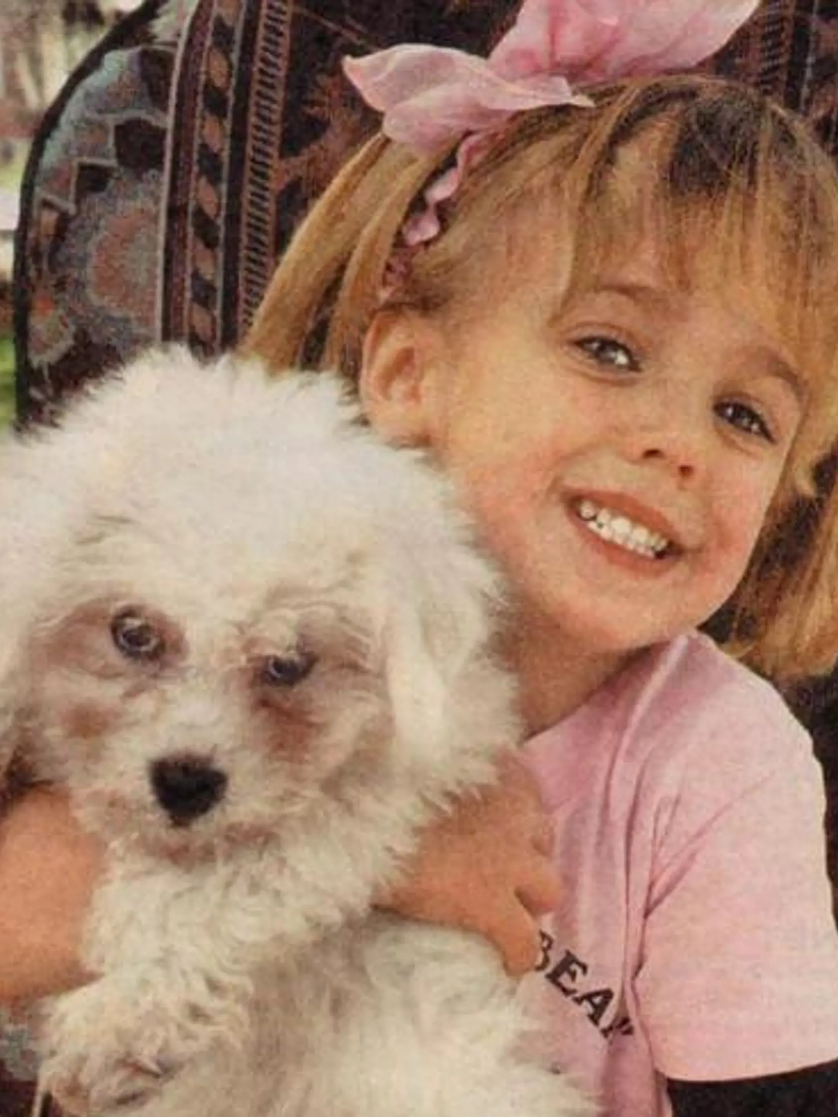 JonBenéte Ramsey brutálne zavraždili, keď mala iba 6 rokov.  Jej mŕtve telo bolo nájdené 26. decembra len pár hodín po nahlásení nezvestnosti.