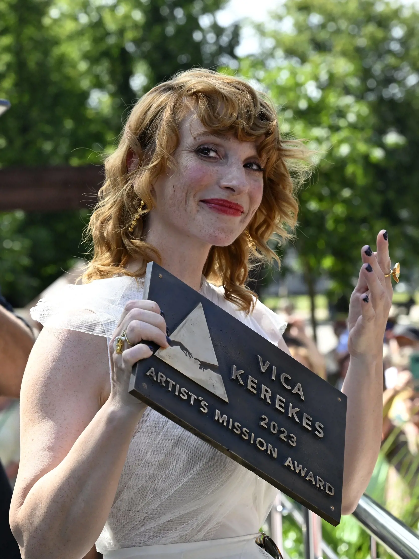 Na snímke slovenská herečka Vica Kerekes na Moste slávy 23. júla 2023 v Trenčianskych Tepliciach. Vica Kerekes si počas festivalu Film Square prevzala spolu s Václavom Neckářom ocenenie Artist’s Mission Award za celoživotný umelecký a spoločenský prínos.