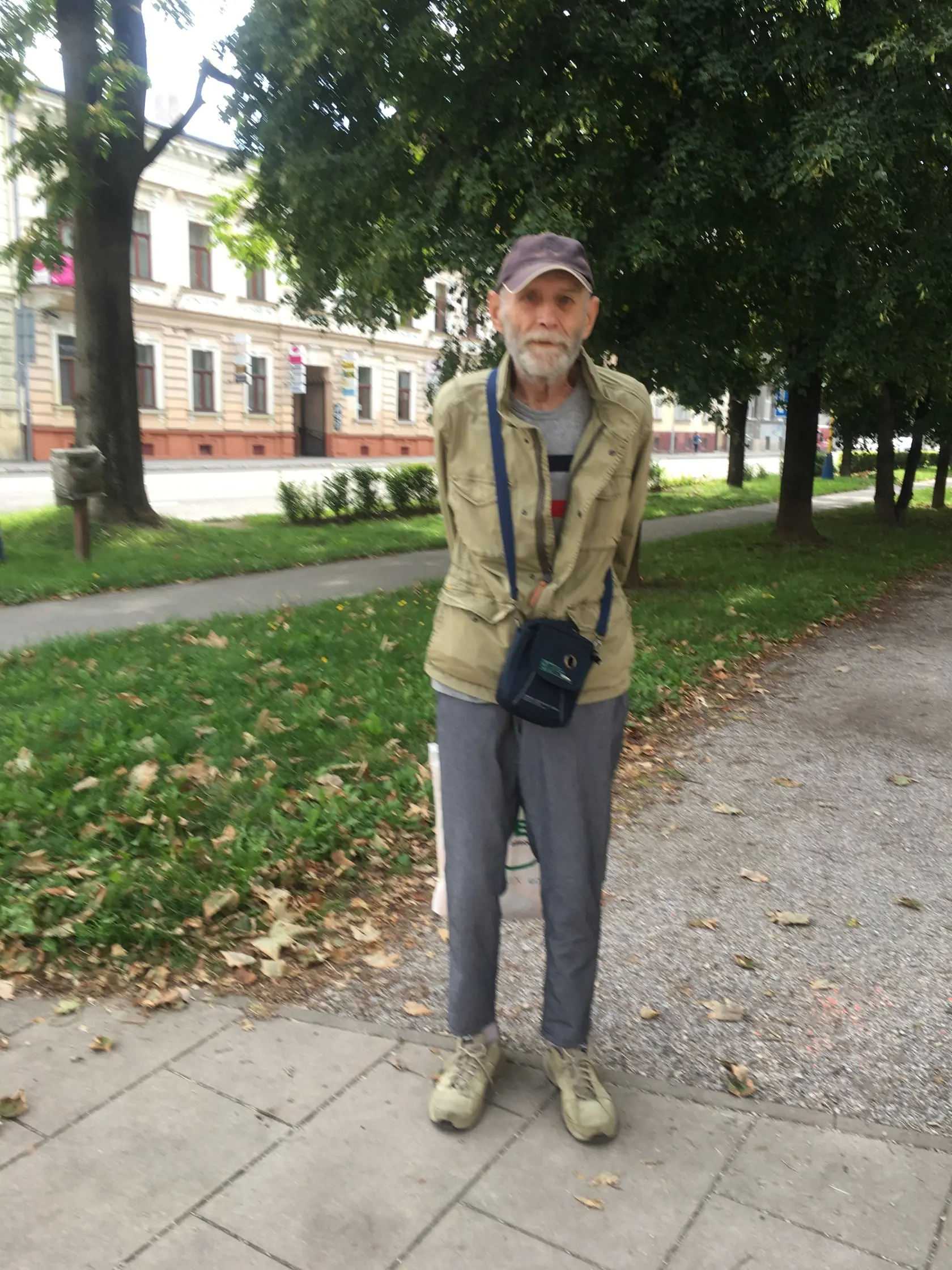 Andrej (73) si myslí, že pápež mal prísť zo dňa na deň, aby videl reálny obraz sídliska.