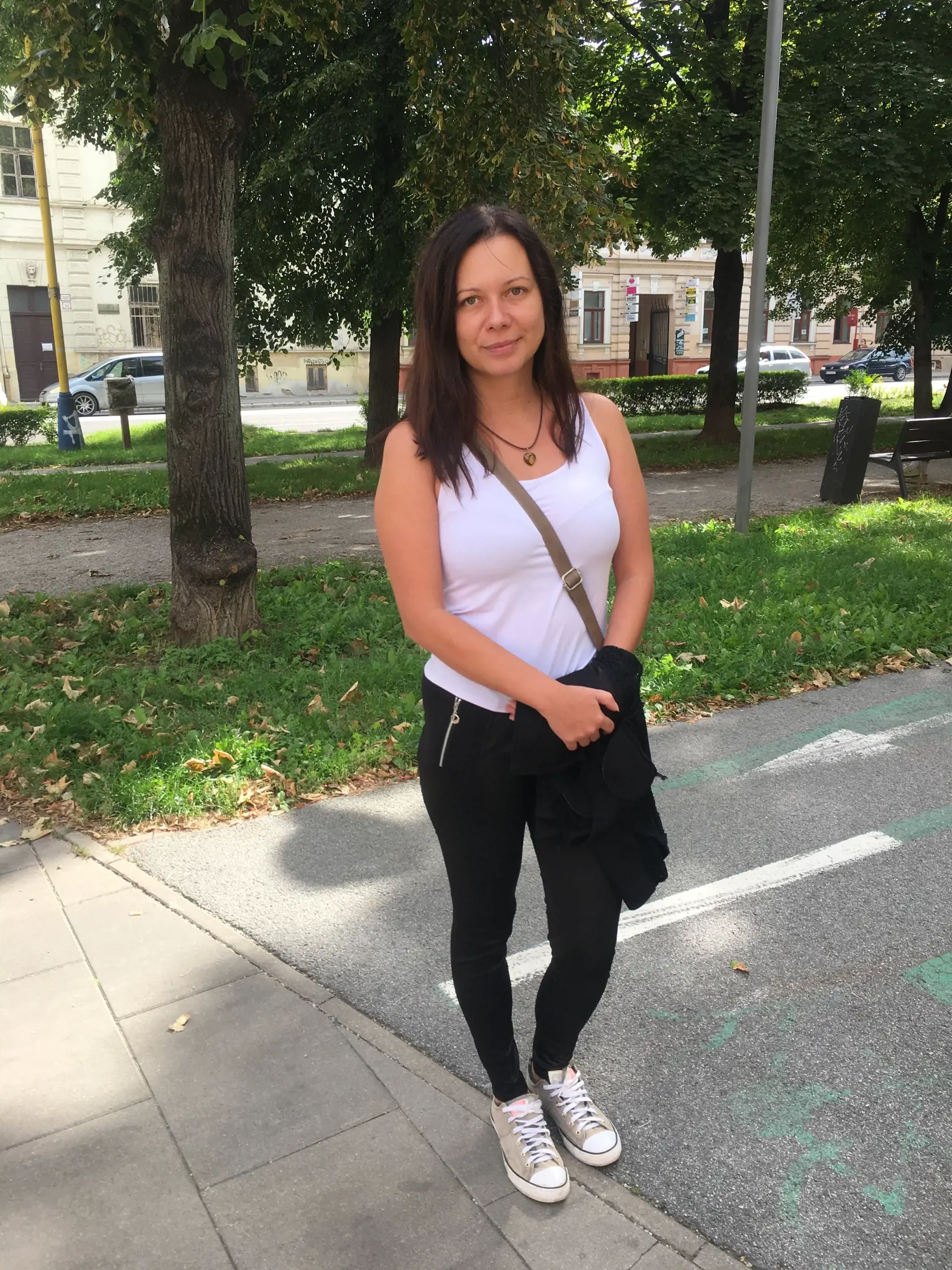 Michaela (32) nie je spokojná s tým, že pápež neuvidí skutočnú tvár sídliska, ale niečo strojené.