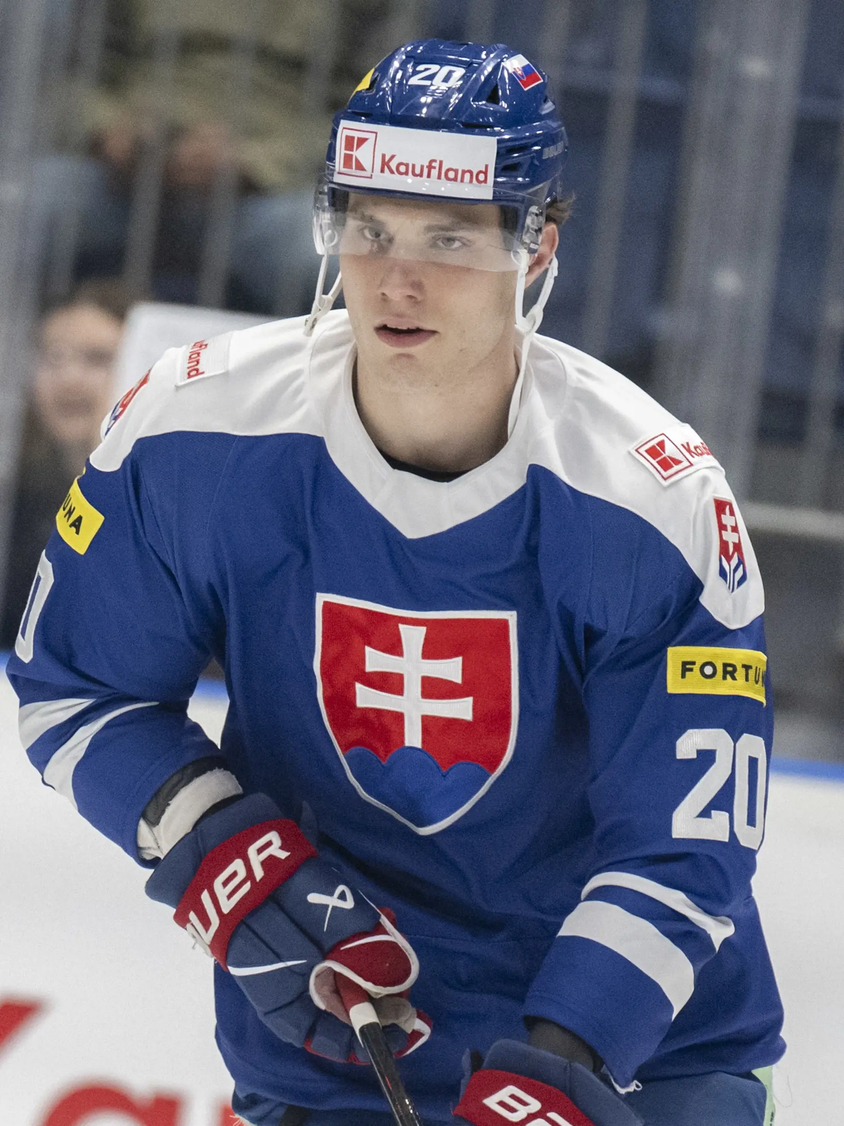 Na snímke slovenský hokejový reprezentant Juraj Slafkovský 7. mája 2024 v Bratislave. FOTO TASR - Martin Baumann