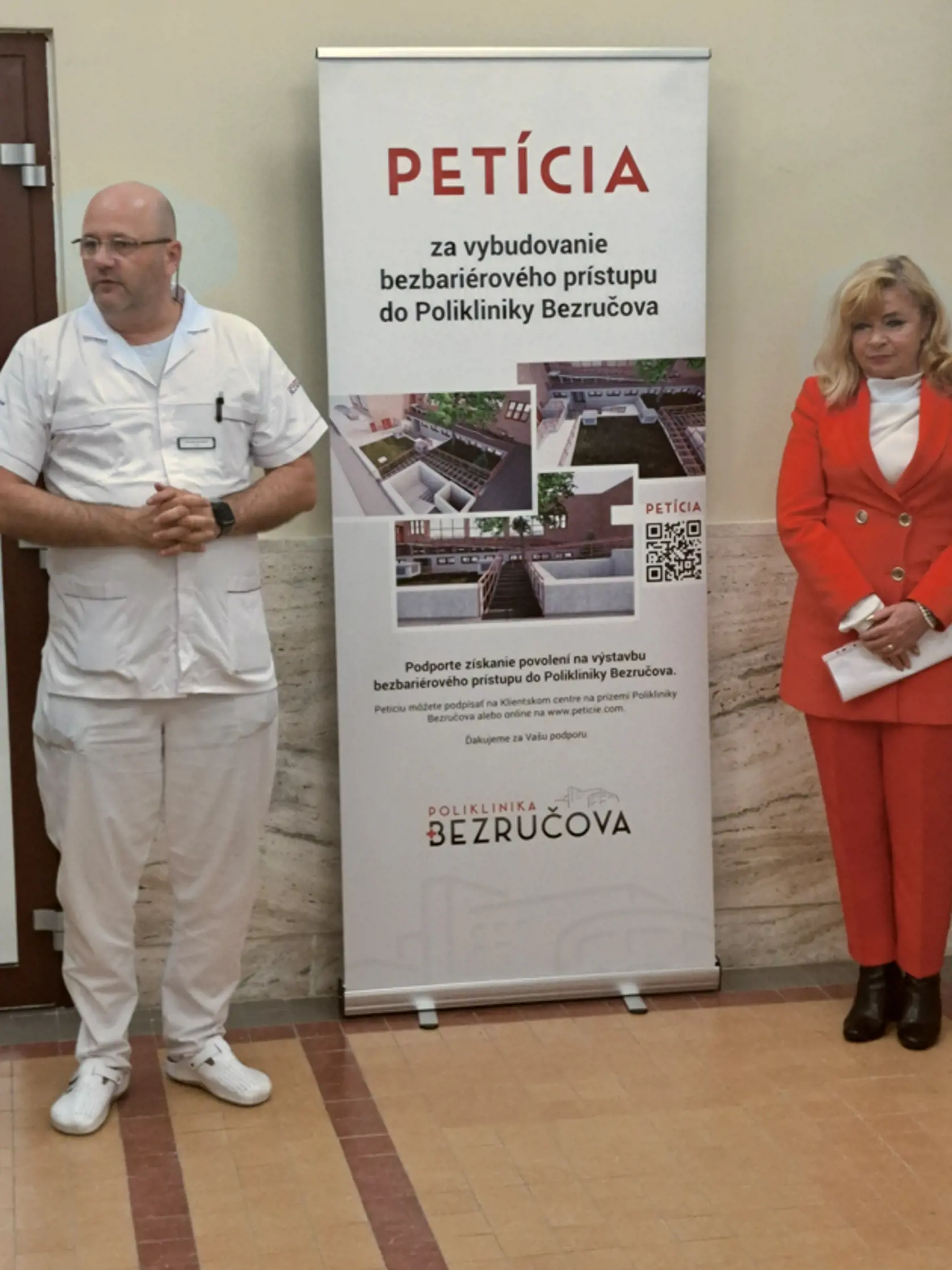 Poliklinika Bezručova spustila petíciu za vybudovanie bezbariérového prístupu.