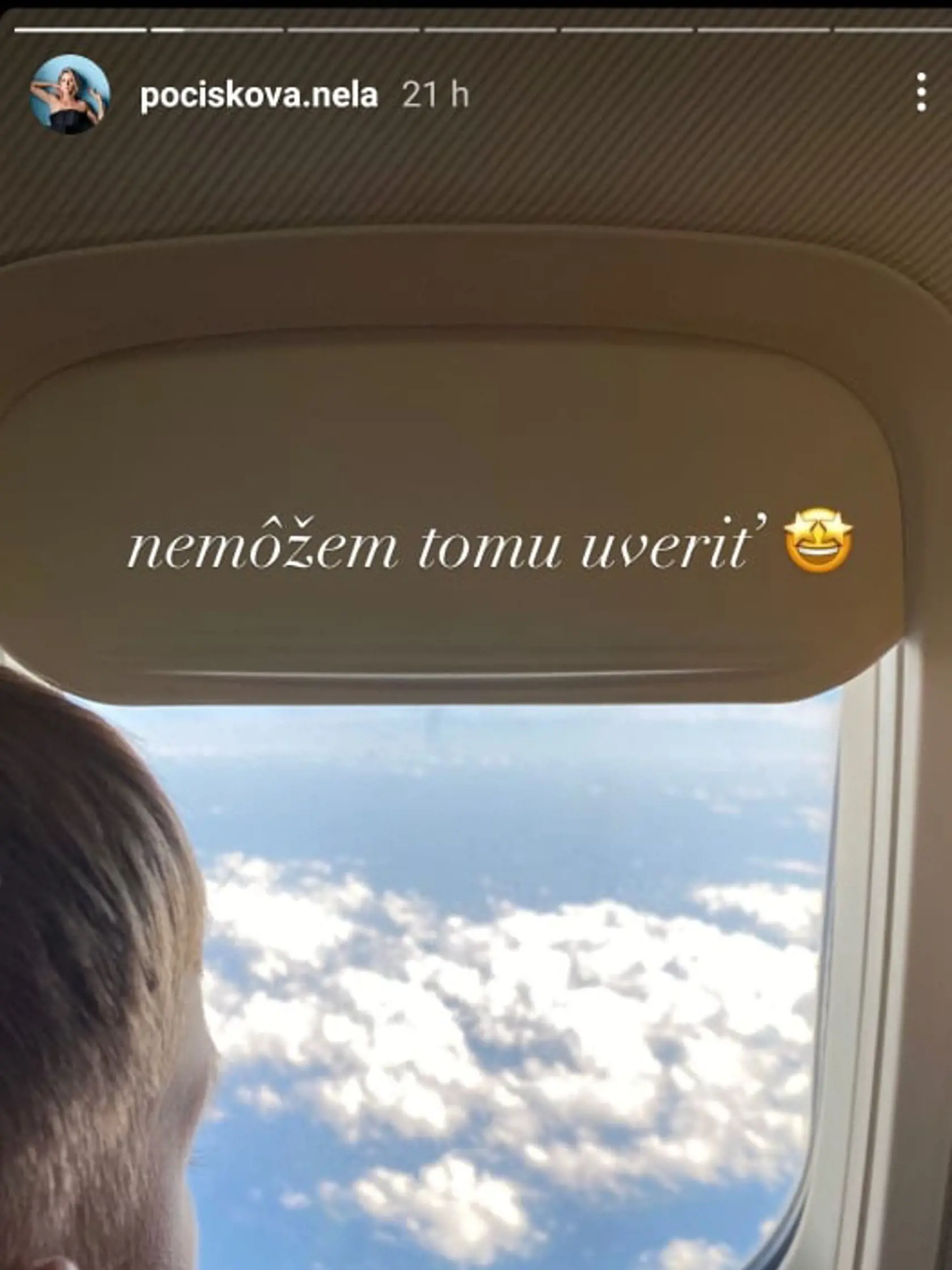 Nela sa pochválila fotkami z lietadla.