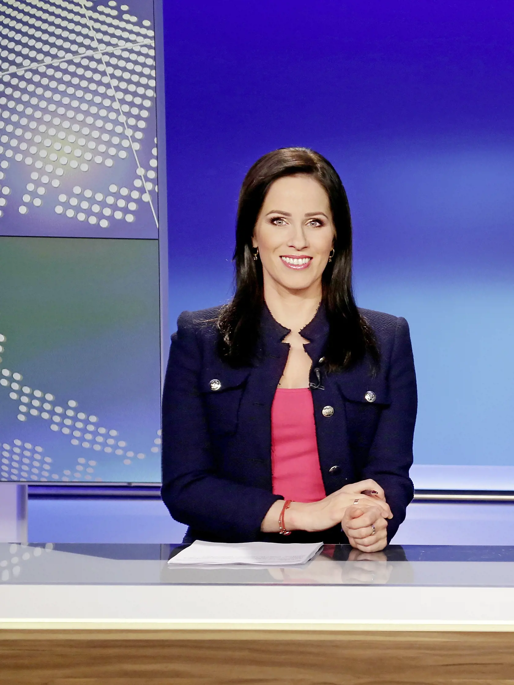 V minulosti pracovala v spravodajskej televízii TA3 aj v STV.