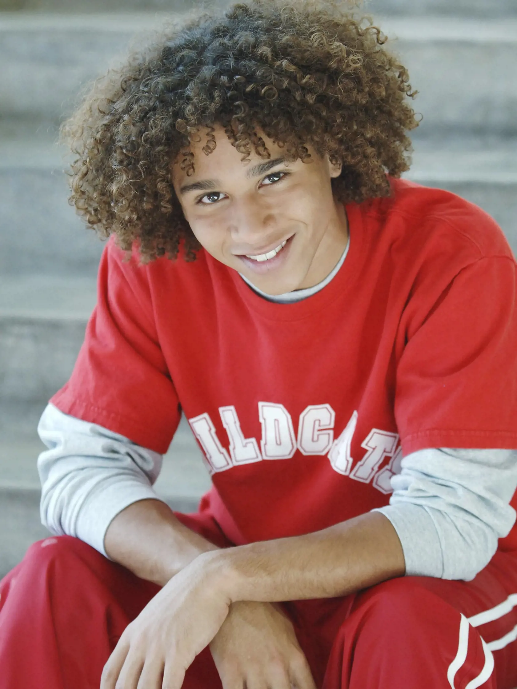 Basketbalistu Chada stvárnil herec Corbin Bleu.