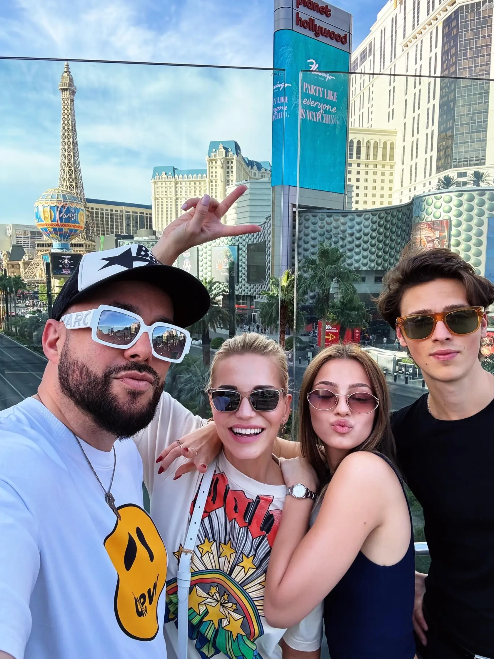 Kristián Macháček zo Sľubu si užil Las Vegas v spoločnosti Dary Rolins, jej dcéry Loly a šéfa marketingu Markízy Michala Boreca.