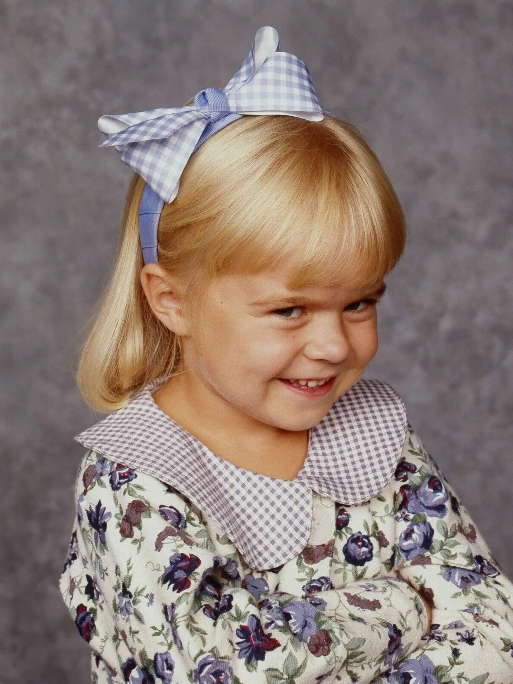 V úlohe malej Lily Lambertovej sa v seriáli objavila začínajúca herečka Emily Mae Young, ktorá vo februári oslávila už svoje 33. narodeniny.