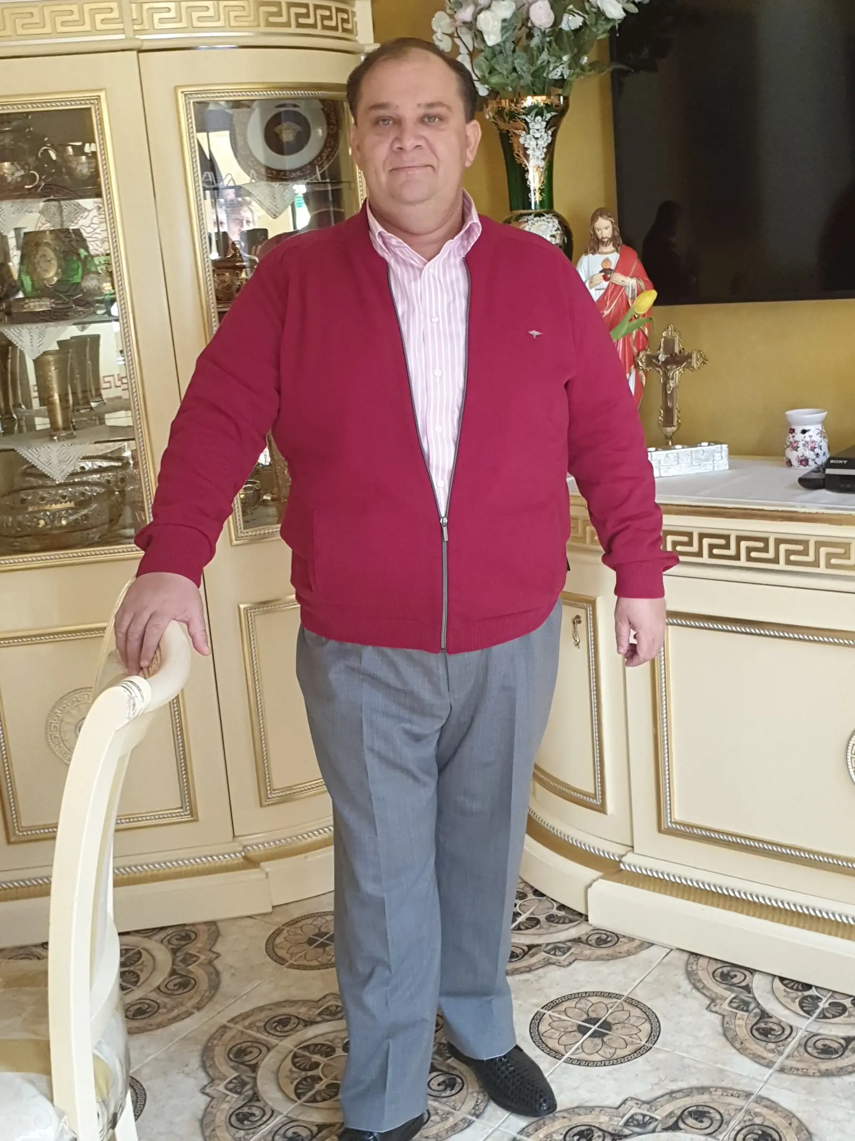 Rómsky kráľ Róbert Botoš (48) v luxusnom prostredí svojho domova.