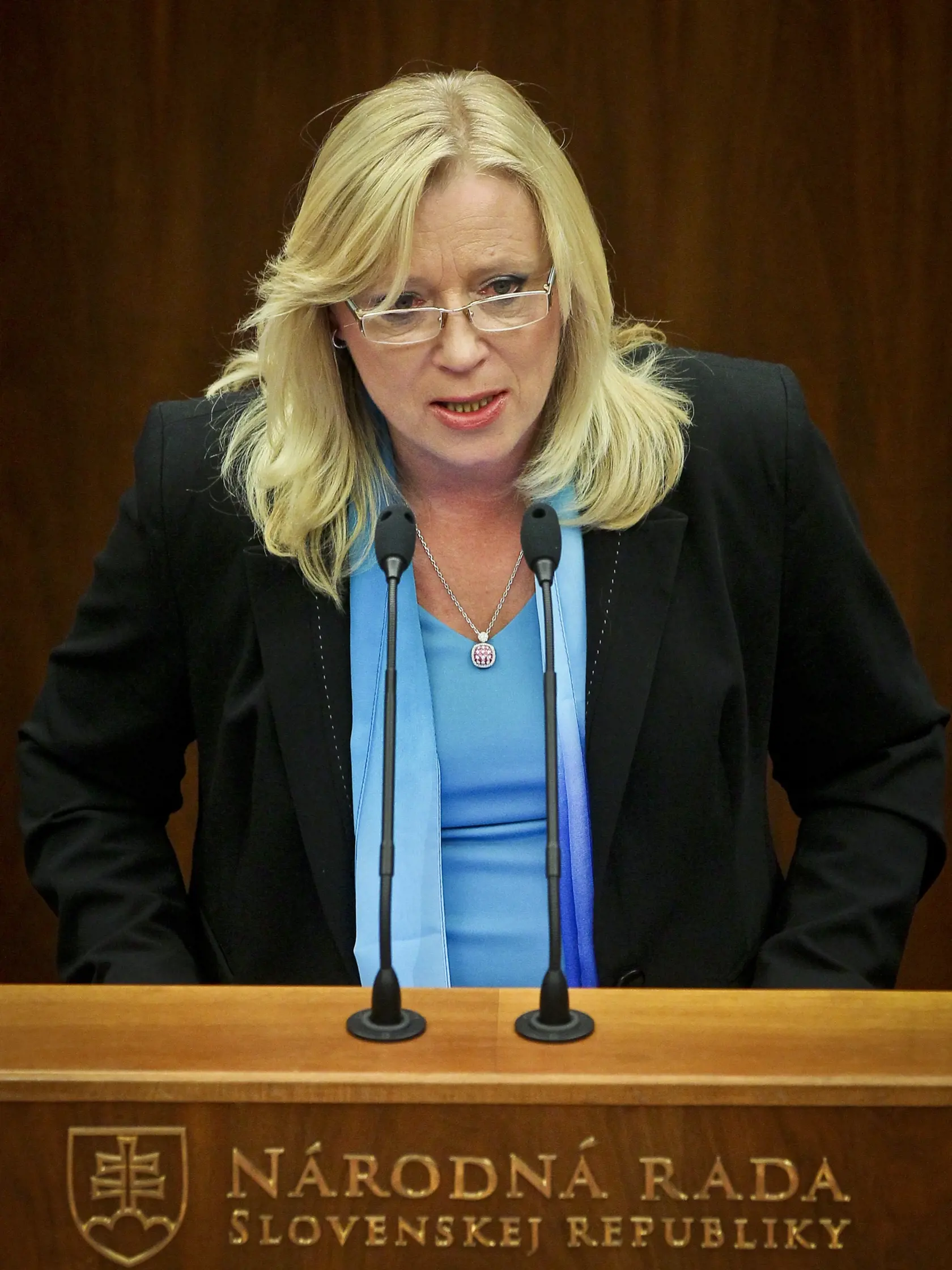 Podľa expremiérky Ivety Radičovej by si "lockdown" mala dať vláda a parlament.