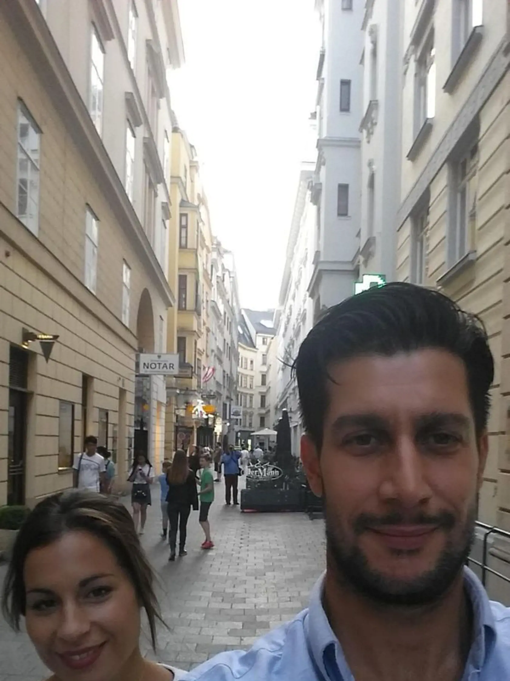 Chudnutie odštartovala tým, že mesiac jedla len šaláty a pila vodu, potom si našla na internete zdravú krabičkovú diétu. Bez pohybu sa však zdravo chudnúť nedá, tak pridala ráno a večer beh na bežiacom páse. Každý deň, okrem nedele.