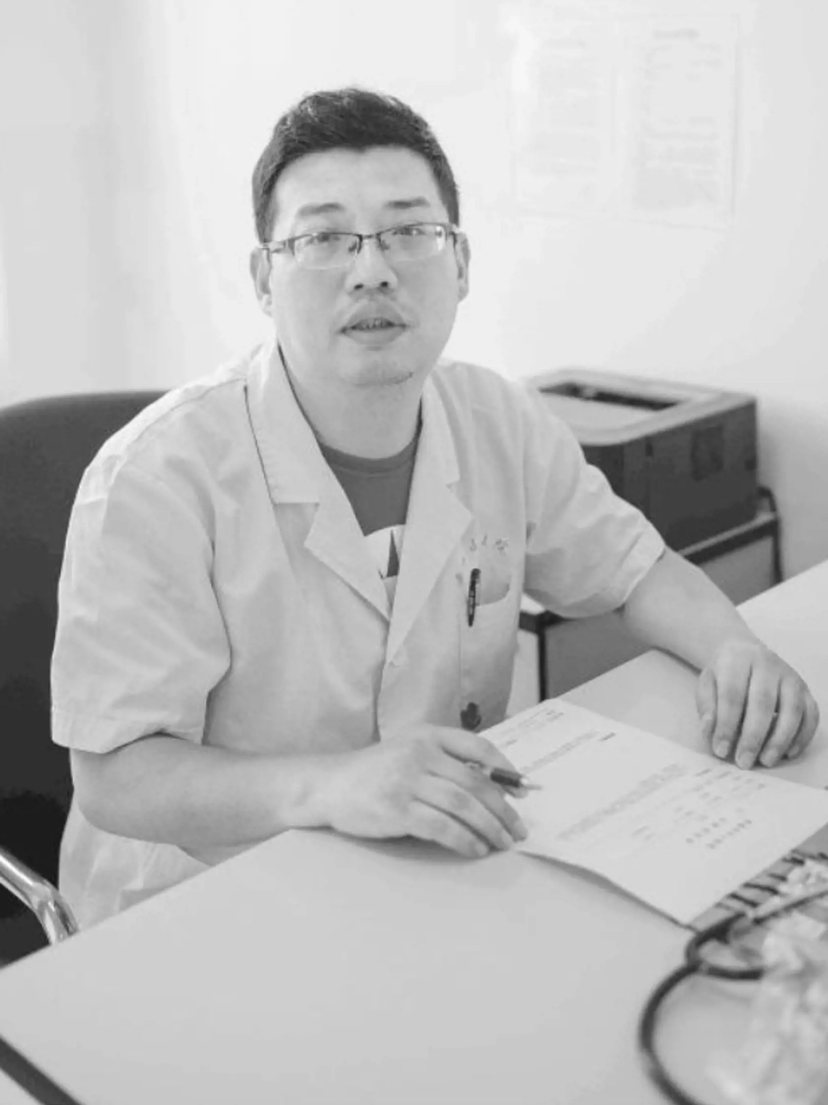 Čínsky lekár Chuang Wen-ťün (†42).