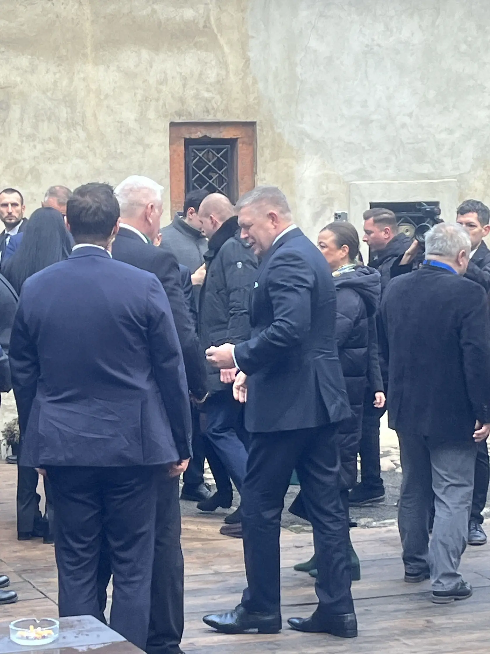 Premiéra Roberta Fica  vítali Gorali chlebom a soľou. 