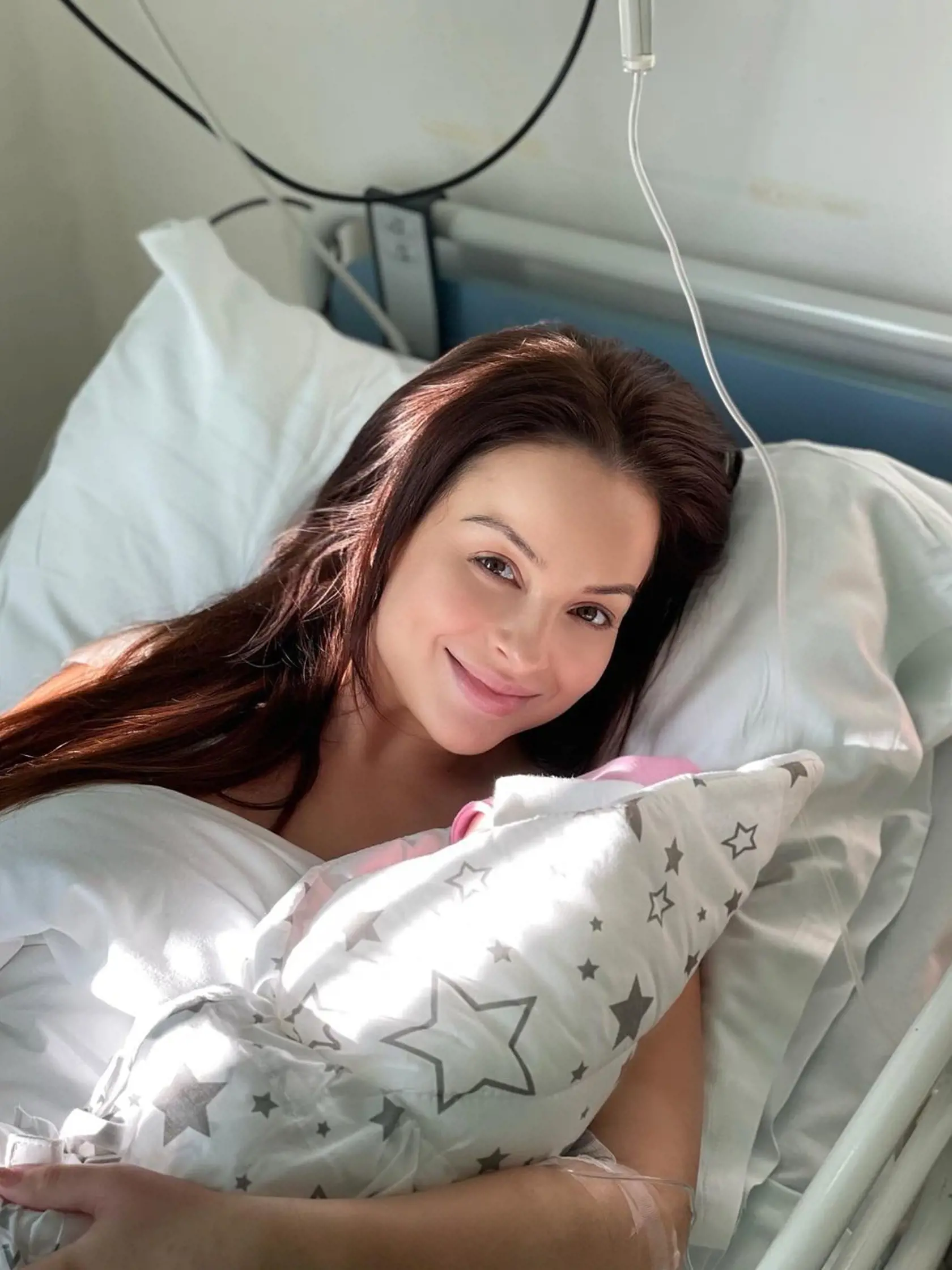 Veronika je mamou malej dcérky Ney.