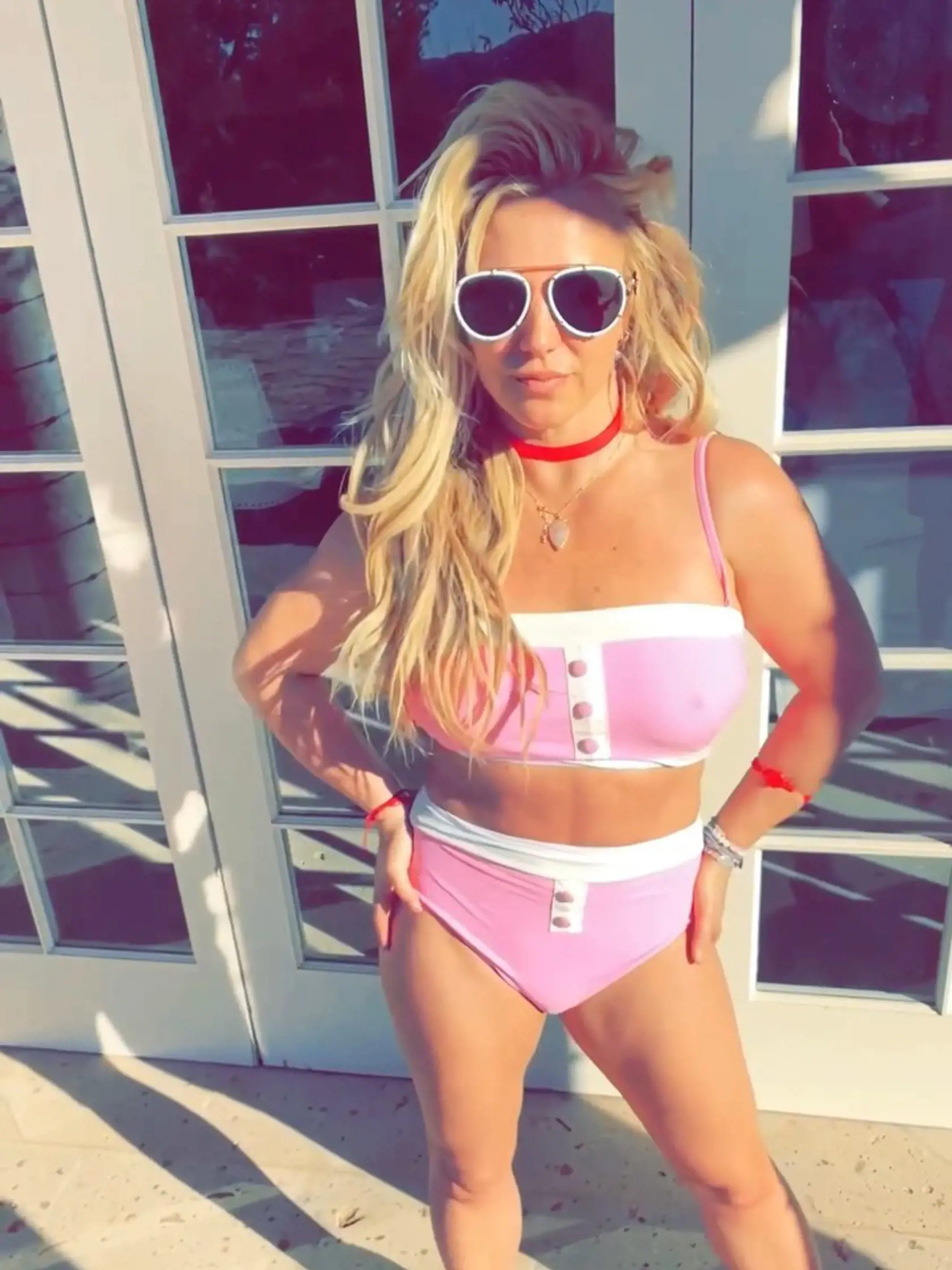 Speváčka Britney Spears zverejňuje na svojom Instagrame odvážne fotky.