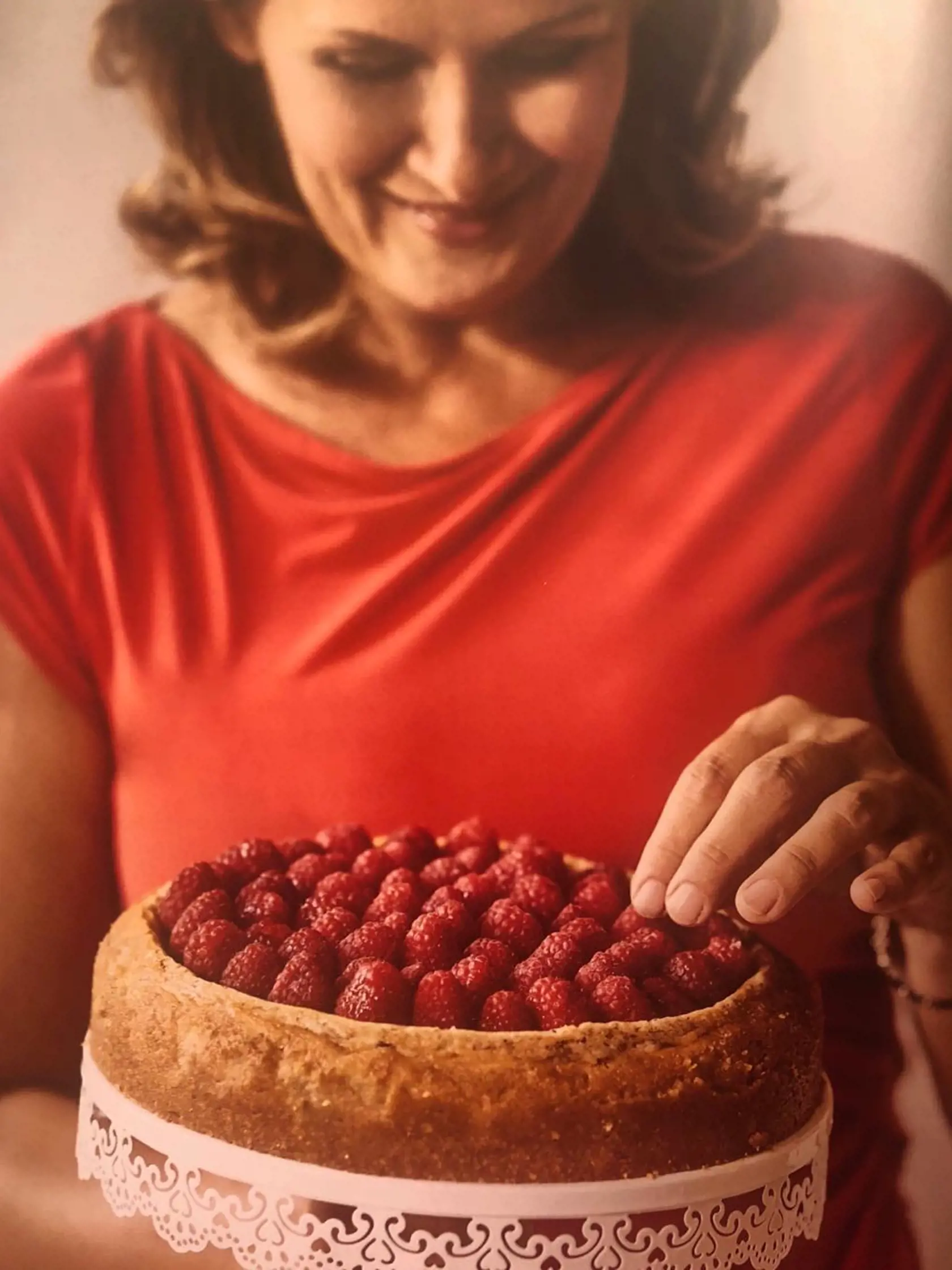 Čokoladový cheesecake s malinami je aj v Katkinej knižke Napečme si šťastie.
