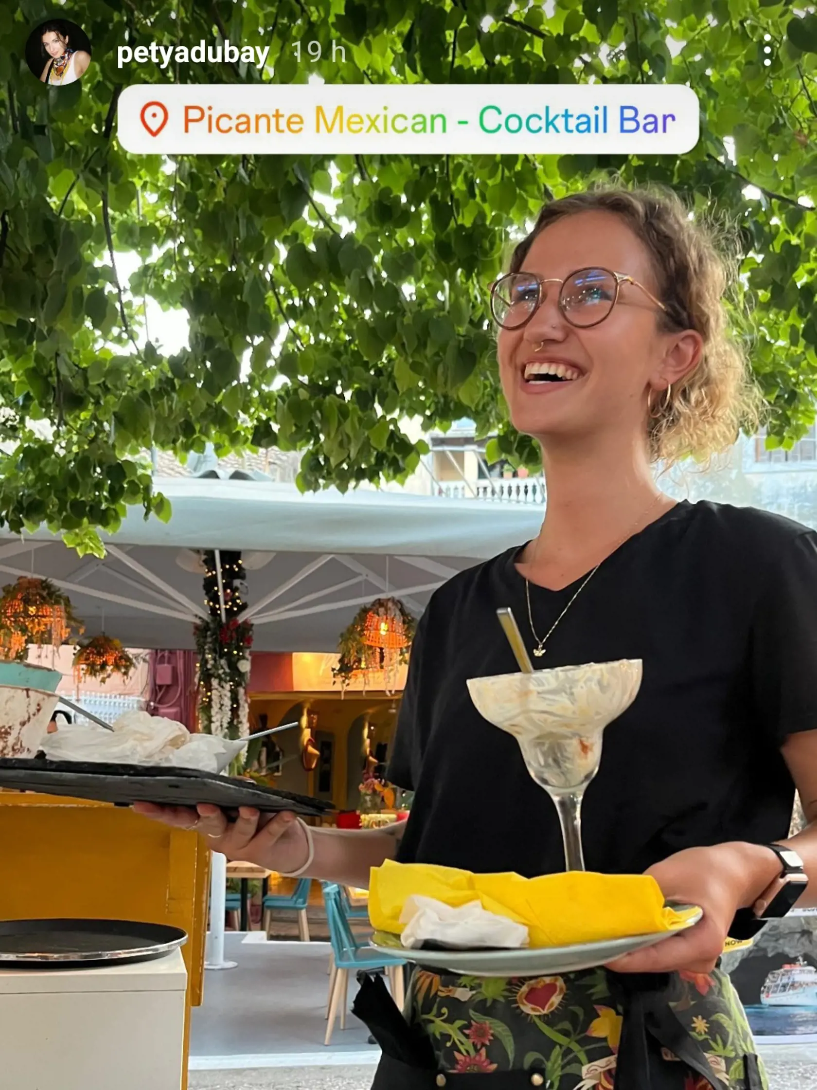 Peťka prišla pozrieť na Korfu svoju sestru Dominiku, ktorá tu pracuje celé leto.