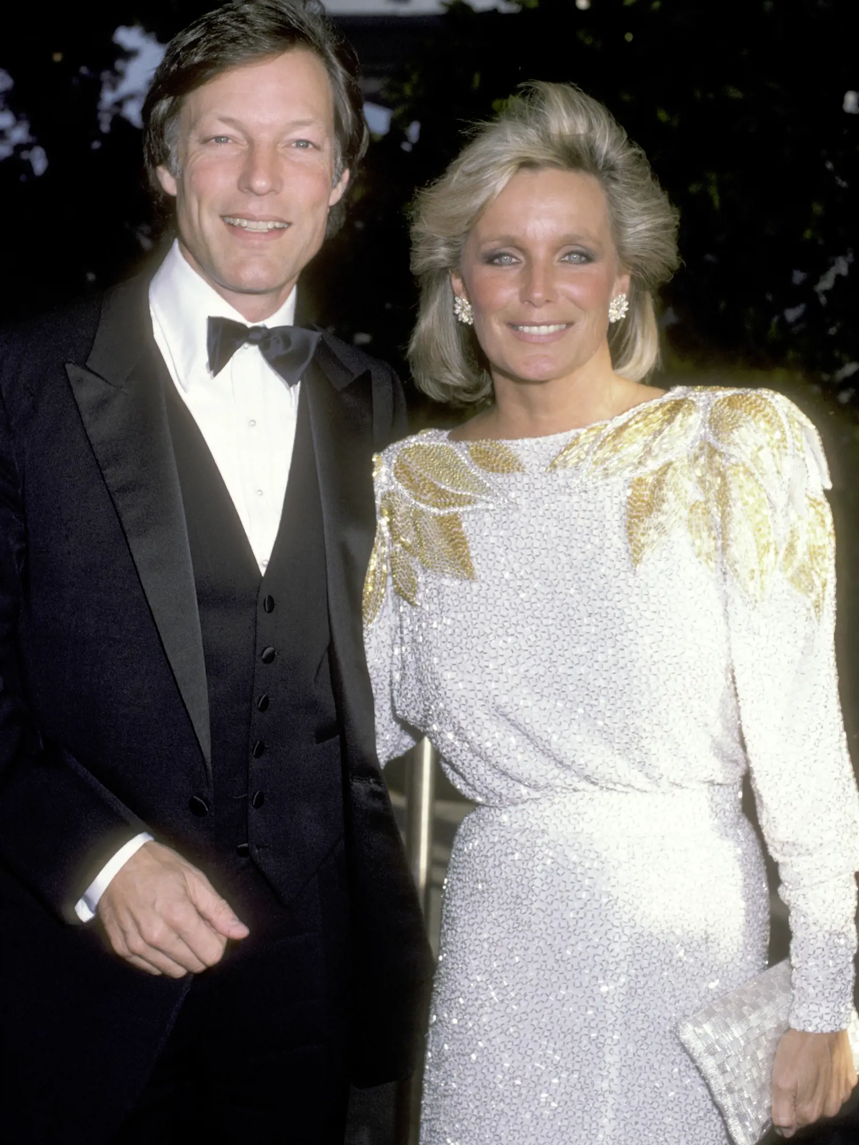 Richard Chamberlain a hviezda seriálu Dynastia Linda Evans sa spolu ukazovali tak často, až vzbudzovali dojem skutočného páru.