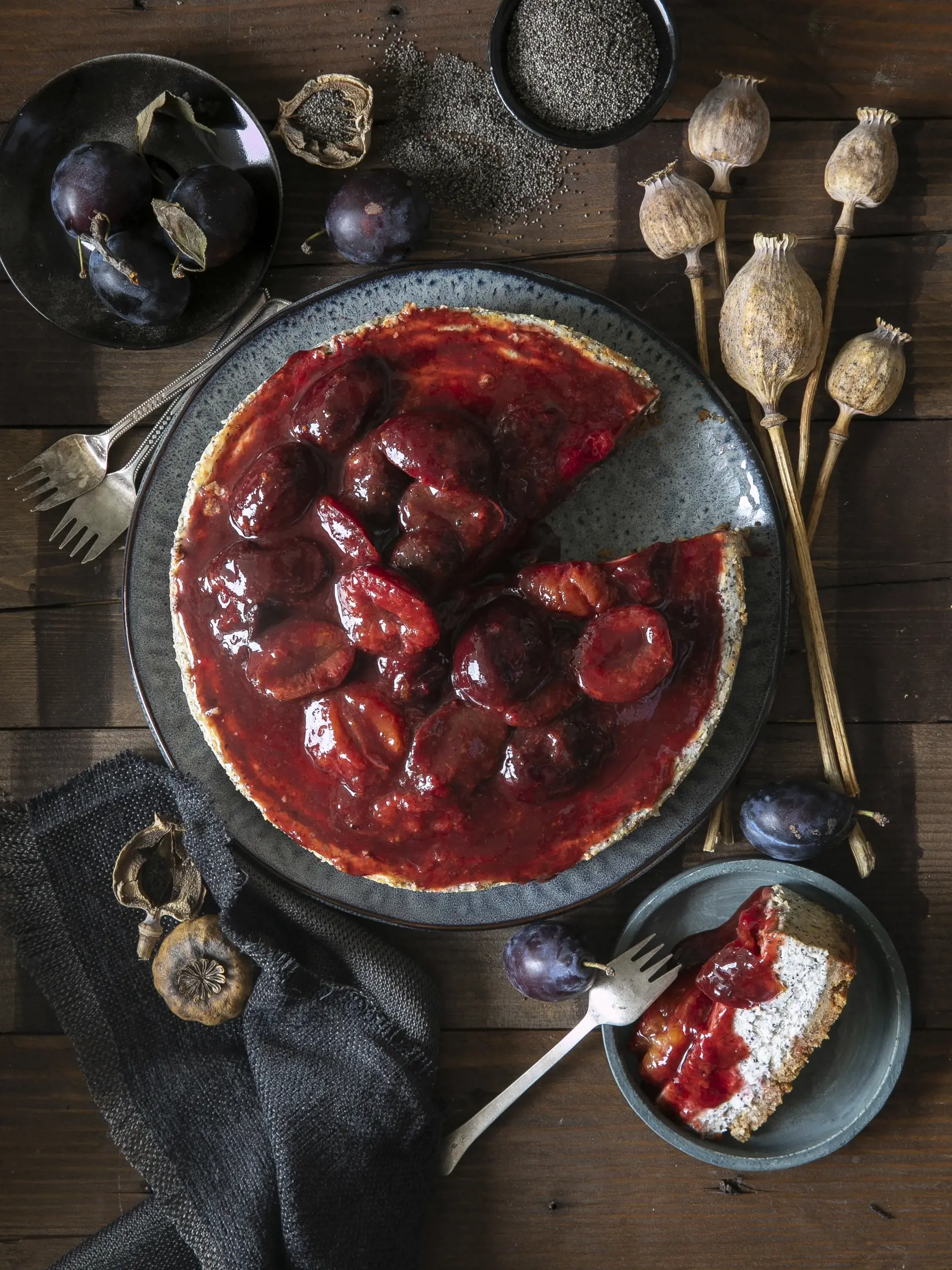 makový cheesecake so slivkami