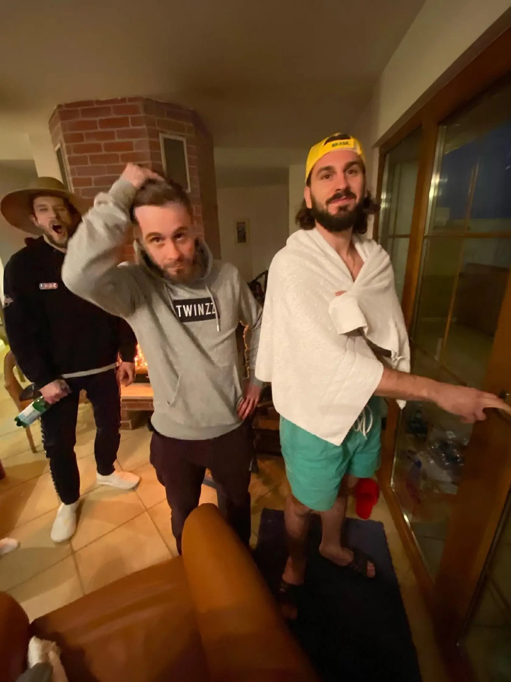 Rasťo s dlhými vlasmi. Dlhé a kučeravé vlasy fanúšikovia kritizujú, ale aj vtedy mal niečo do seba.