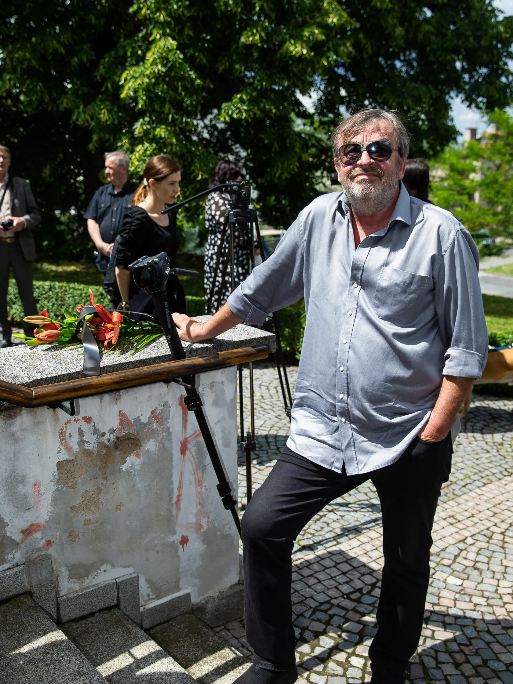 Posledná rozlúčka s českým hercom Josefom Abrhámom v kostole sv. Anežky České na Spořilově v Prahe. Na snímke Alexej Pyško.